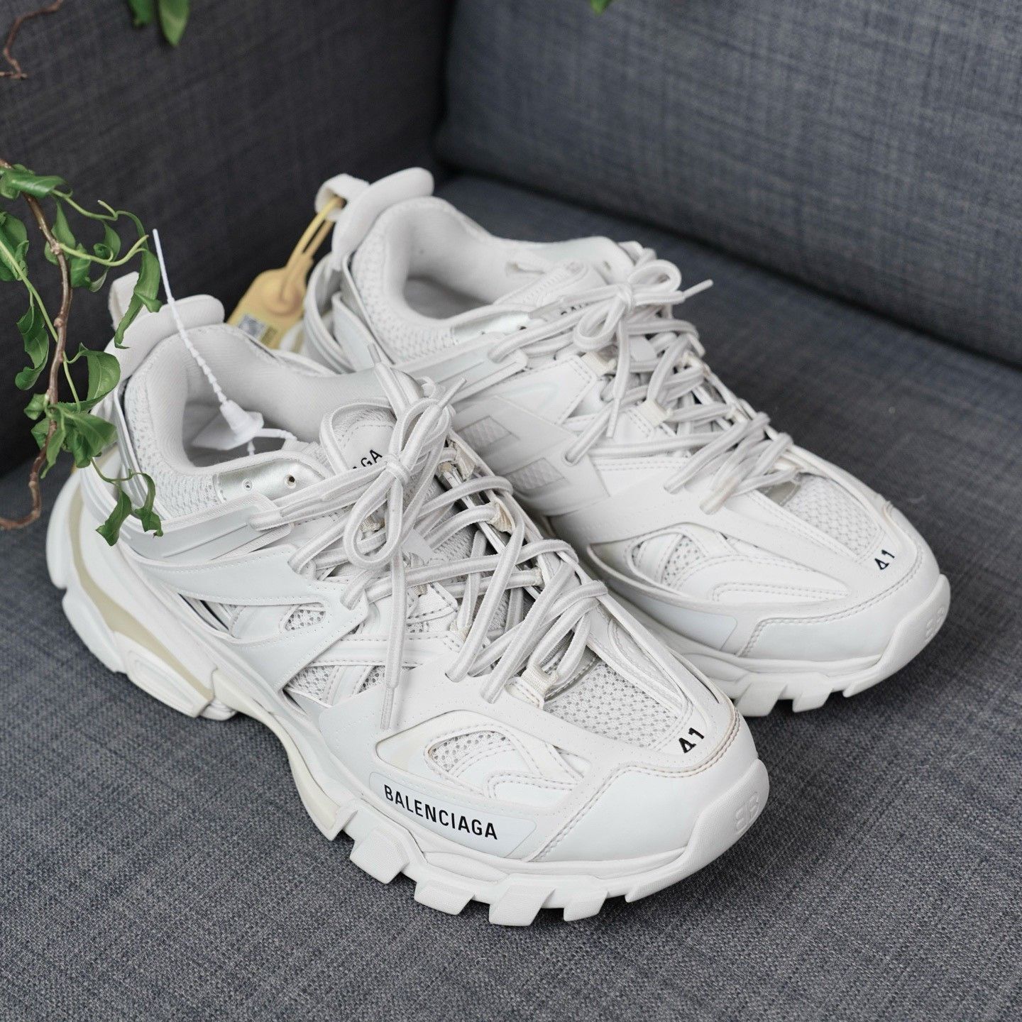 Balenciaga Balenciaga White Lowtop Sneakers us_11 Women Size US 11 / IT 41 - 5 Thumbnail