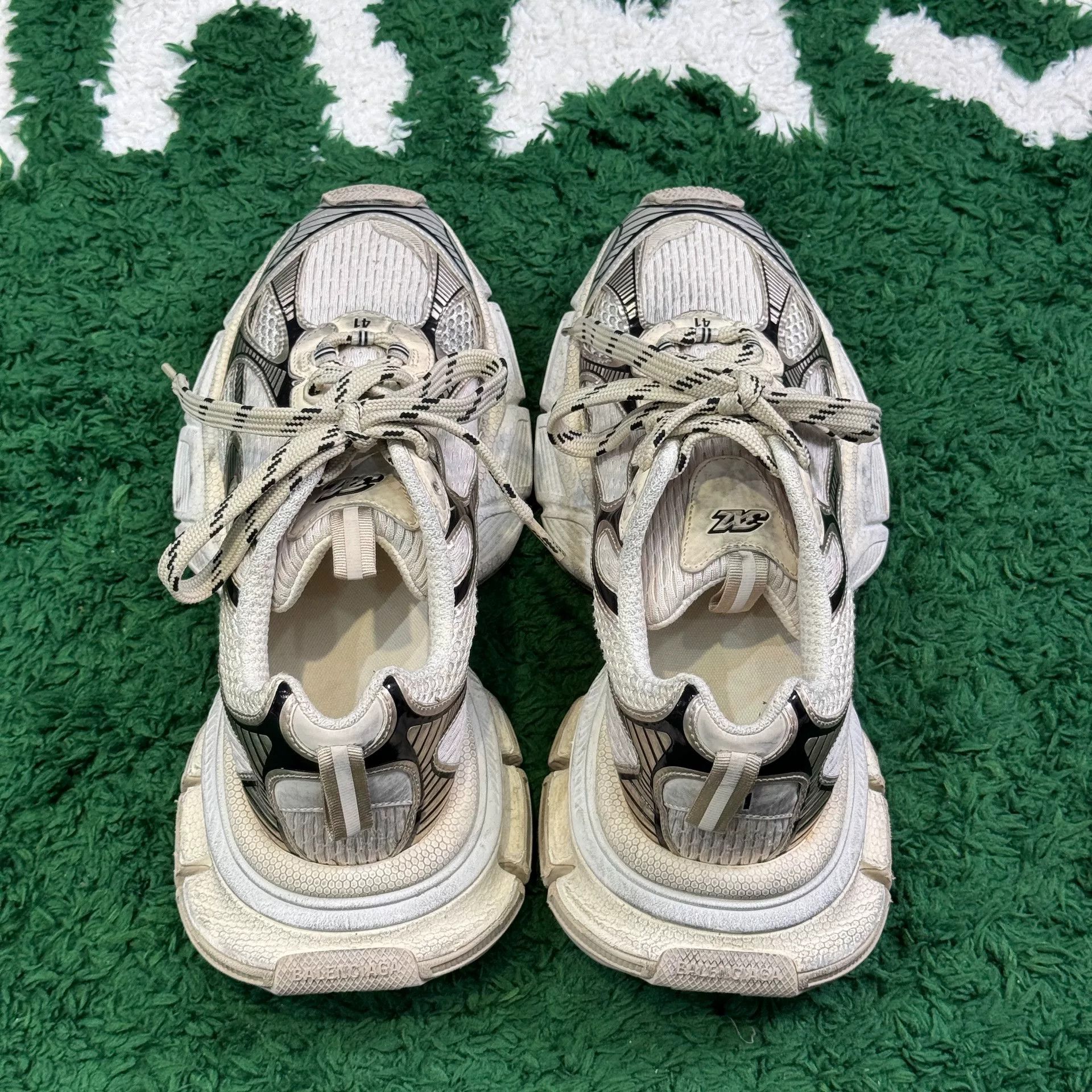 Balenciaga Balenciaga Gold Lowtop Sneakers 8 Men Size US 8 / EU 41 - 7 Thumbnail