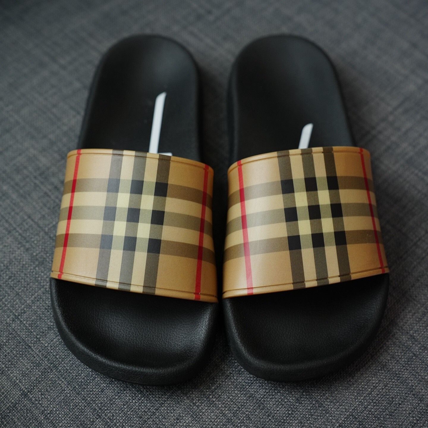 Burberry Burberry Leather Plaid Sandals 7 Men Size US 7 / EU 40 - 6 Thumbnail