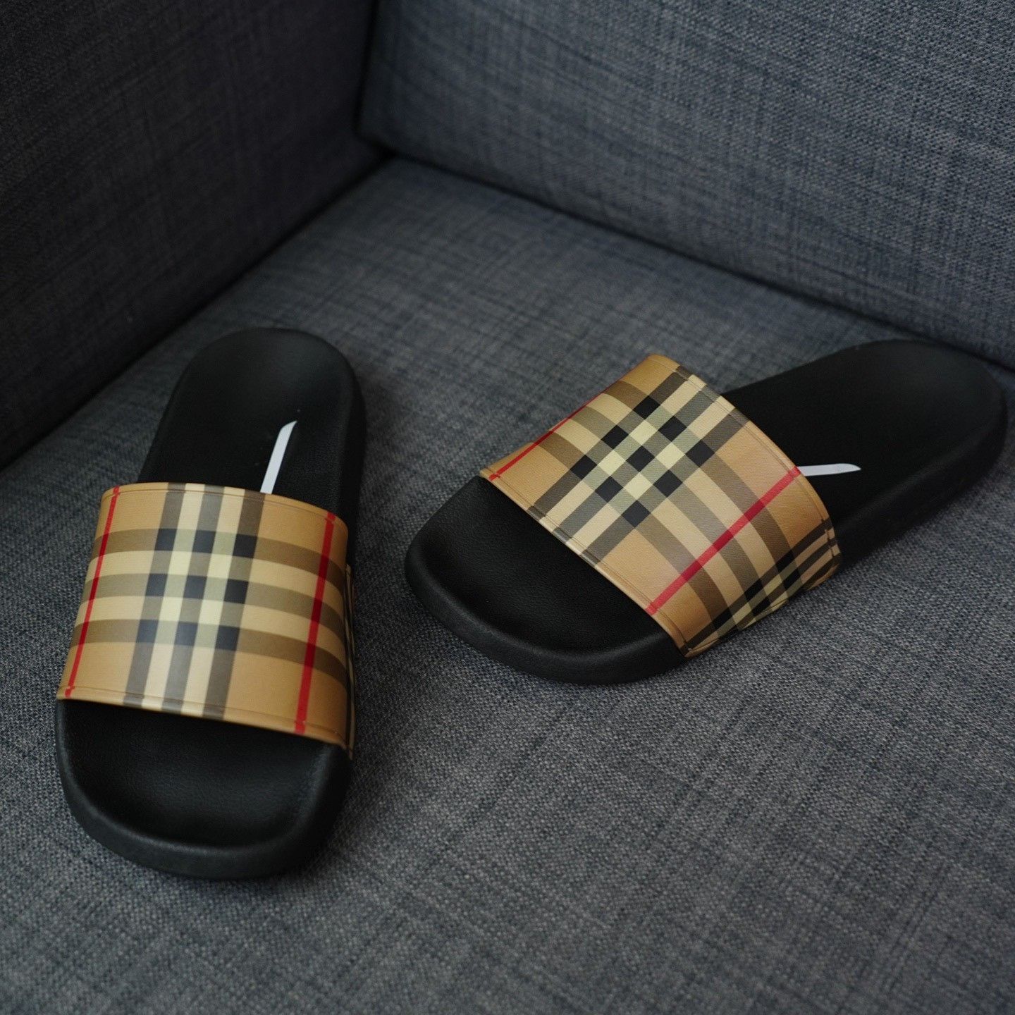 Burberry Burberry Leather Plaid Sandals 7 Men Size US 7 / EU 40 - 2 Thumbnail