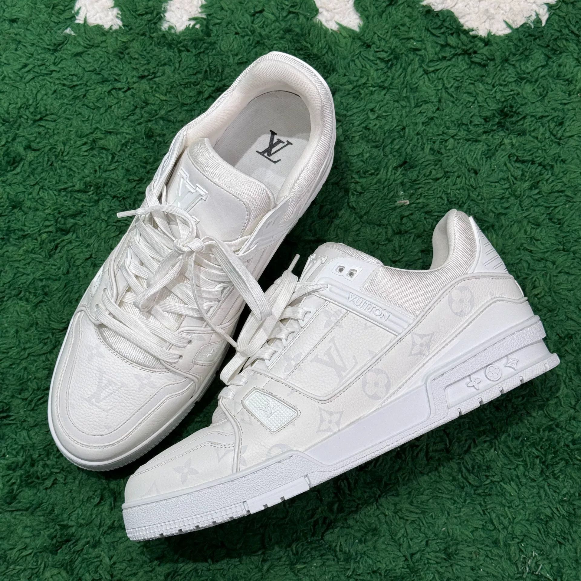 Louis Vuitton Louis Vuitton Training White Lowtop Sneakers 11 Men Size US 11 / EU 44 - 3 Thumbnail