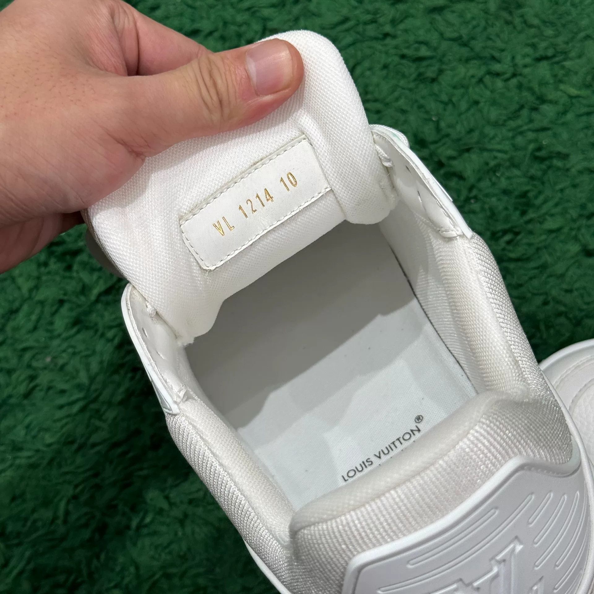 Louis Vuitton Louis Vuitton Training White Lowtop Sneakers 11 Men Size US 11 / EU 44 - 6 Thumbnail