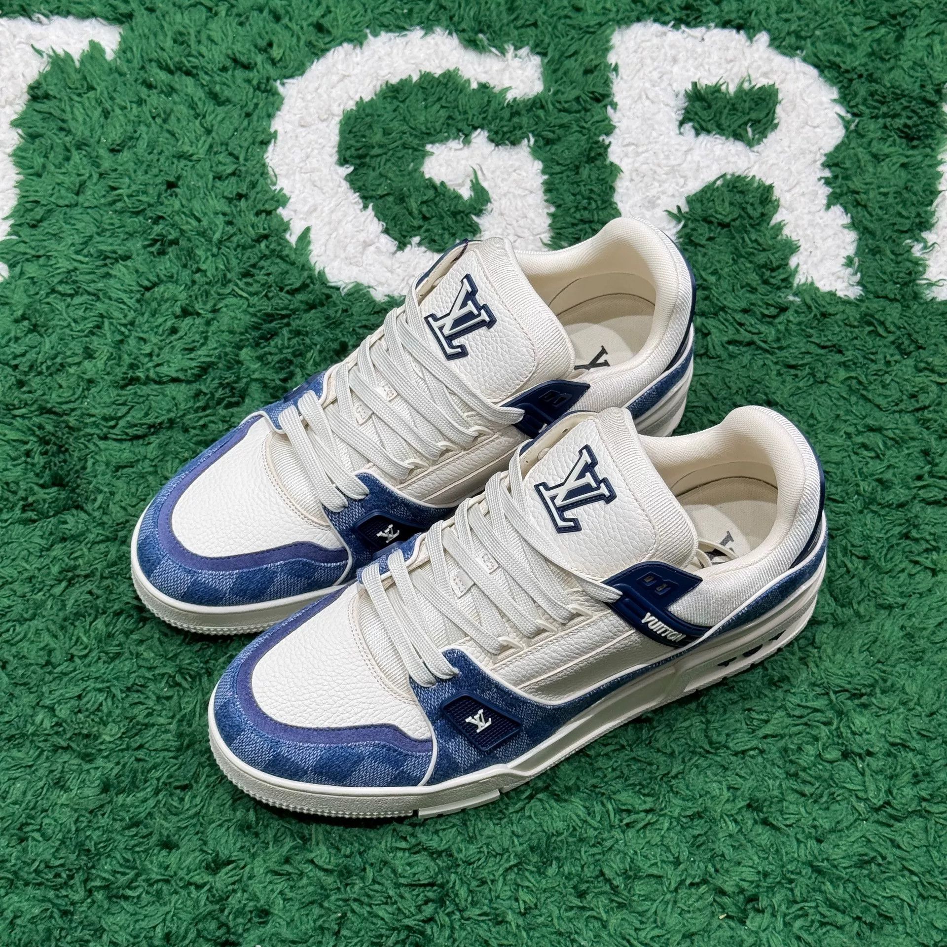 Louis Vuitton Louis Vuitton Training Blue Lowtop Sneakers 10.5 Men Size US 10.5 / EU 43-44 - 3 Thumbnail