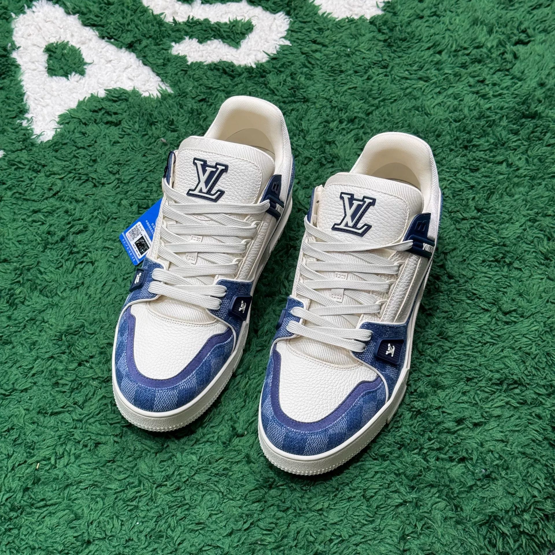 Louis Vuitton Louis Vuitton Training Blue Lowtop Sneakers 10.5 Men Size US 10.5 / EU 43-44 - 2 Thumbnail