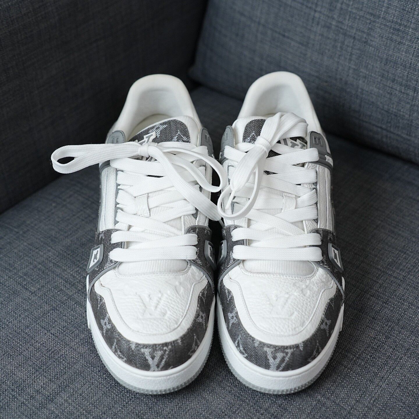 Louis Vuitton Louis Vuitton Training Denim White Lowtop Sneakers 10.5 Men Size US 10.5 / EU 43-44 - 4 Thumbnail