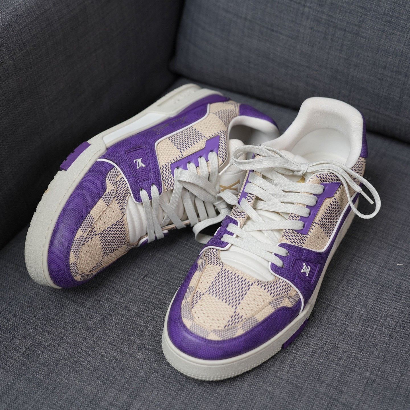 Louis Vuitton Louis Vuitton Training White Lowtop Sneakers 10 Men Size US 10 / EU 43 - 2 Thumbnail