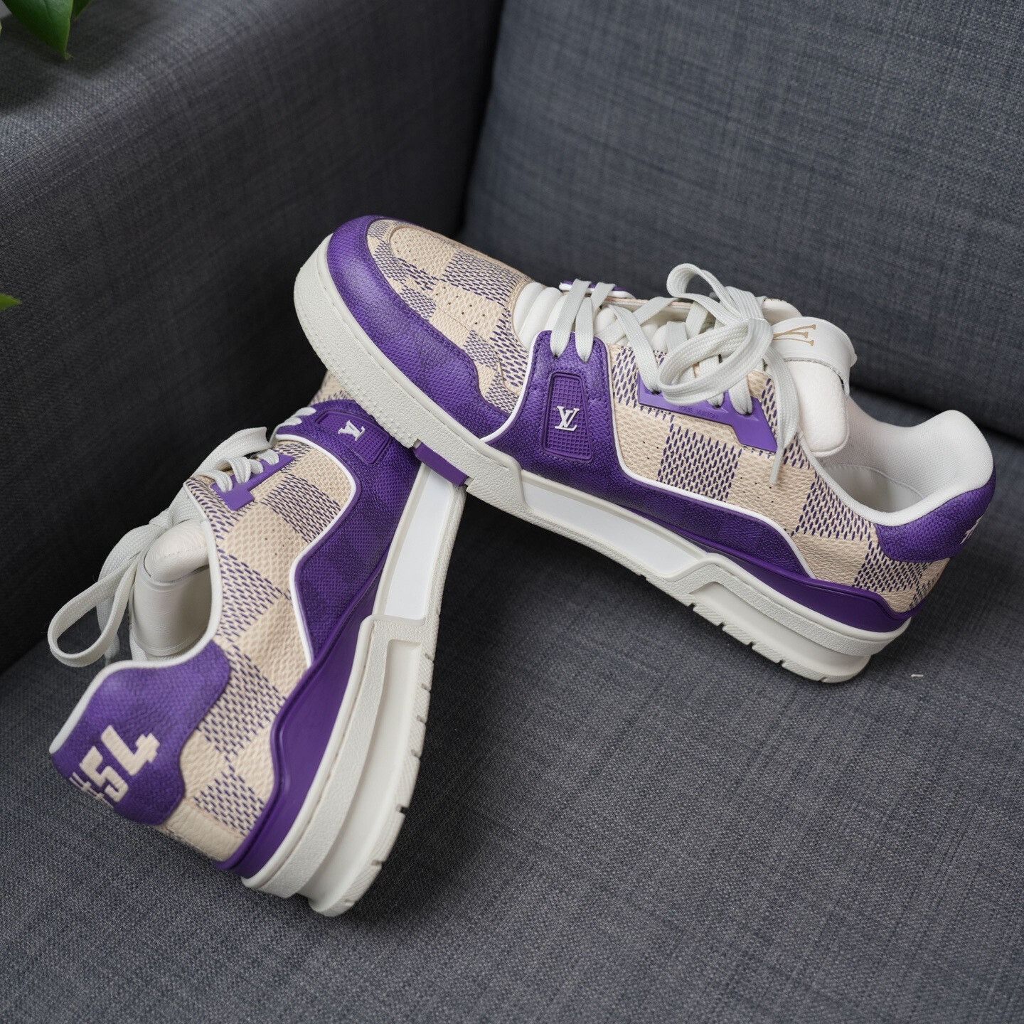 Louis Vuitton Louis Vuitton Training White Lowtop Sneakers 10 Men Size US 10 / EU 43 - 8 Thumbnail