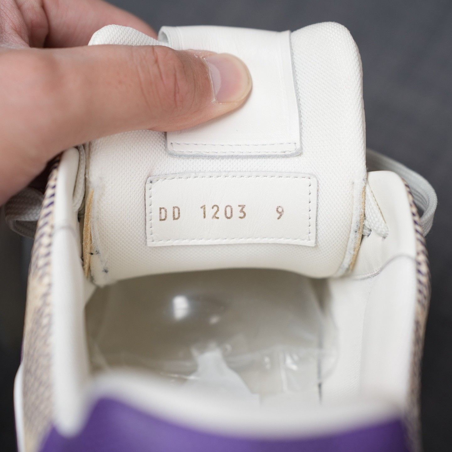 Louis Vuitton Louis Vuitton Training White Lowtop Sneakers 10 Men Size US 10 / EU 43 - 7 Thumbnail