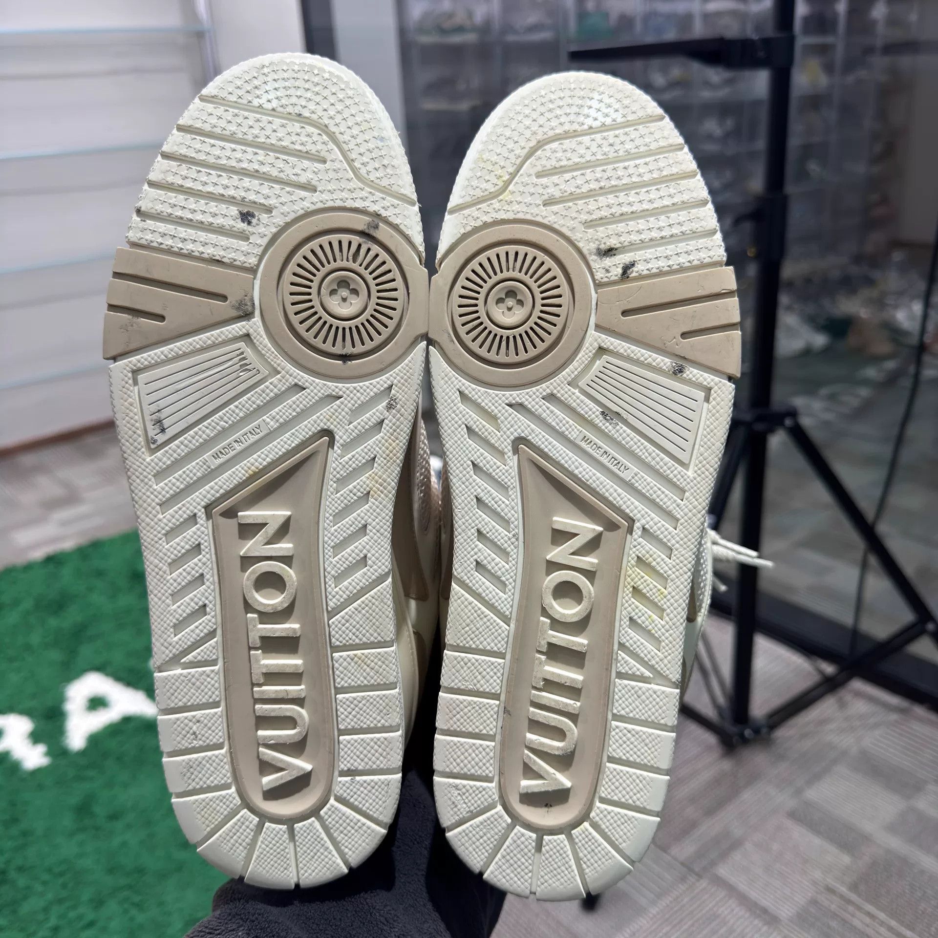 Louis Vuitton Louis Vuitton Skate White Lowtop Sneakers 9.5 Men Size US 9.5 / EU 42-43 - 8 Thumbnail