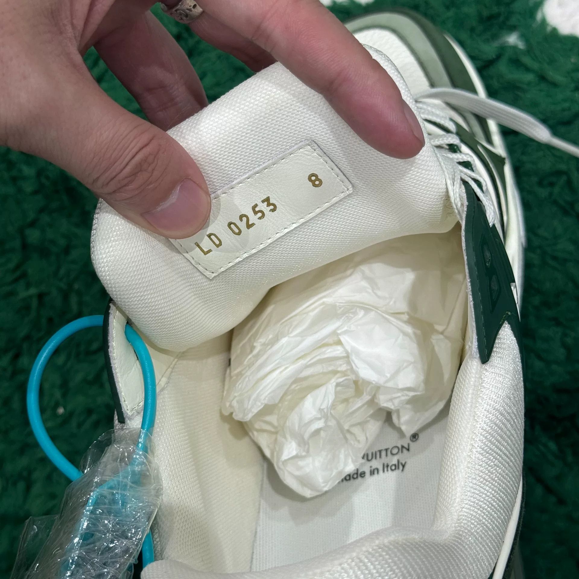 Louis Vuitton Louis Vuitton Training Green Lowtop Sneakers 9 Men Size US 9 / EU 42 - 6 Thumbnail