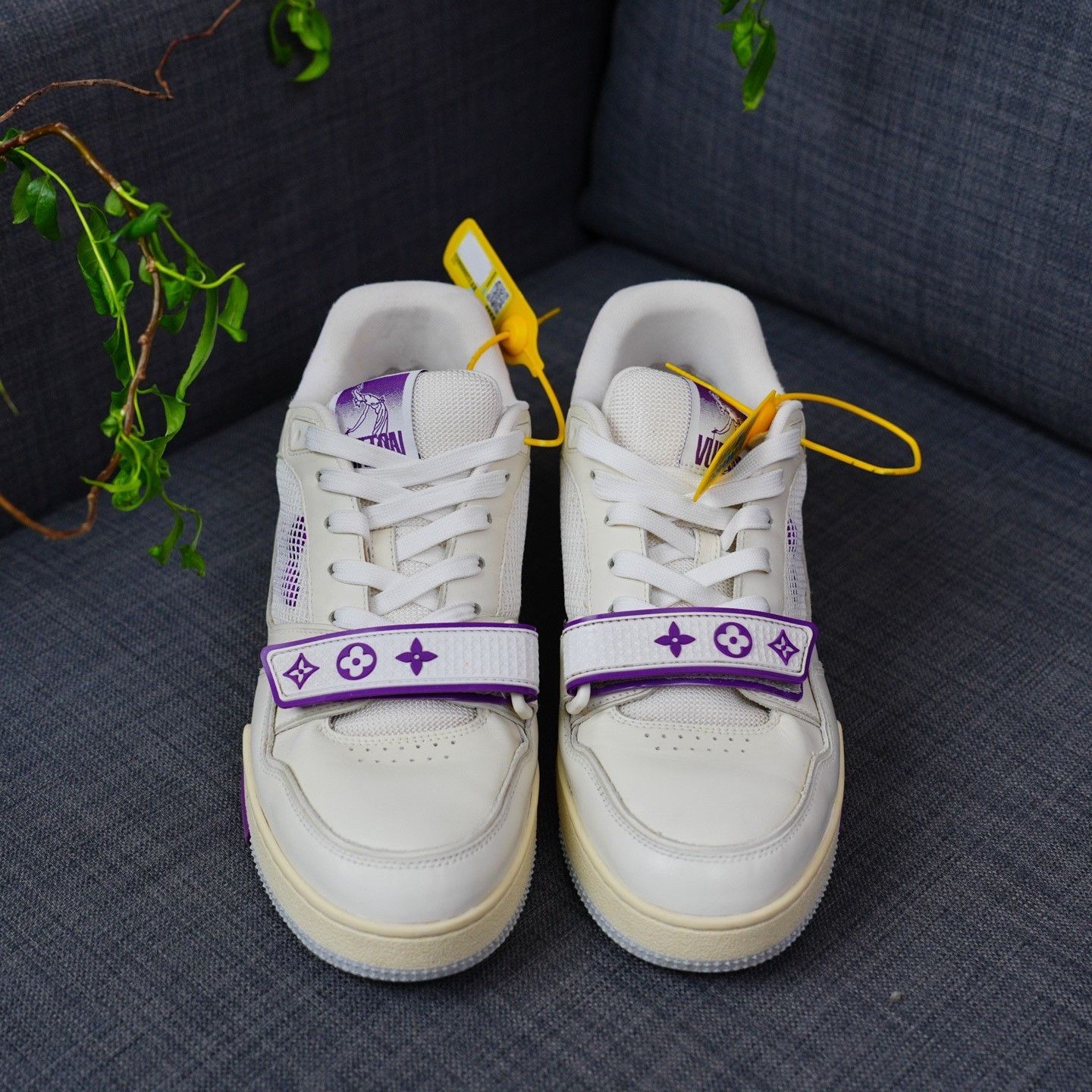 Louis Vuitton Louis Vuitton Training White Lowtop Sneakers 8.5 Men Size US 8.5 / EU 41-42 - 4 Thumbnail