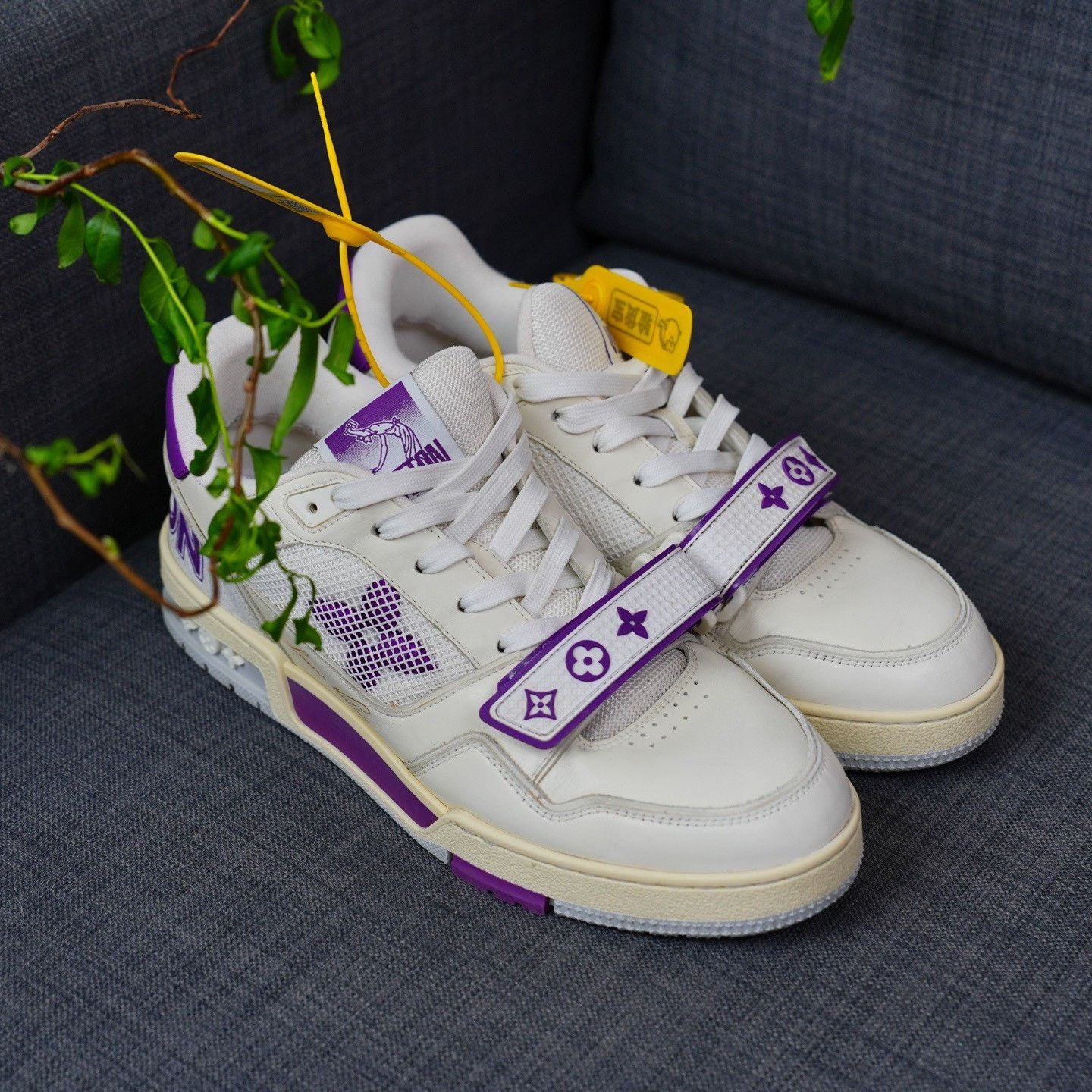 Louis Vuitton Louis Vuitton Training White Lowtop Sneakers 8.5 Men Size US 8.5 / EU 41-42 - 5 Thumbnail