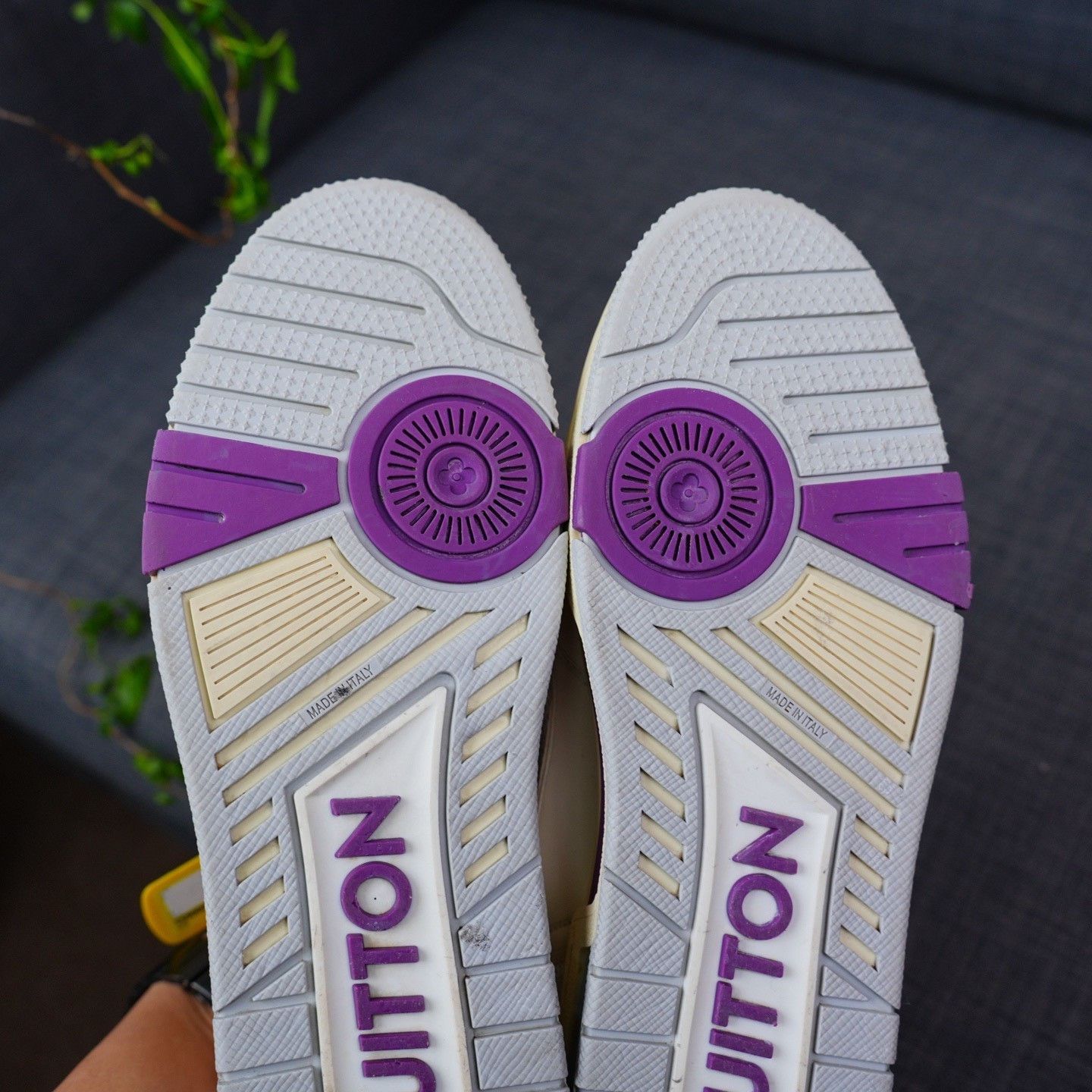 Louis Vuitton Louis Vuitton Training White Lowtop Sneakers 8.5 Men Size US 8.5 / EU 41-42 - 8 Thumbnail