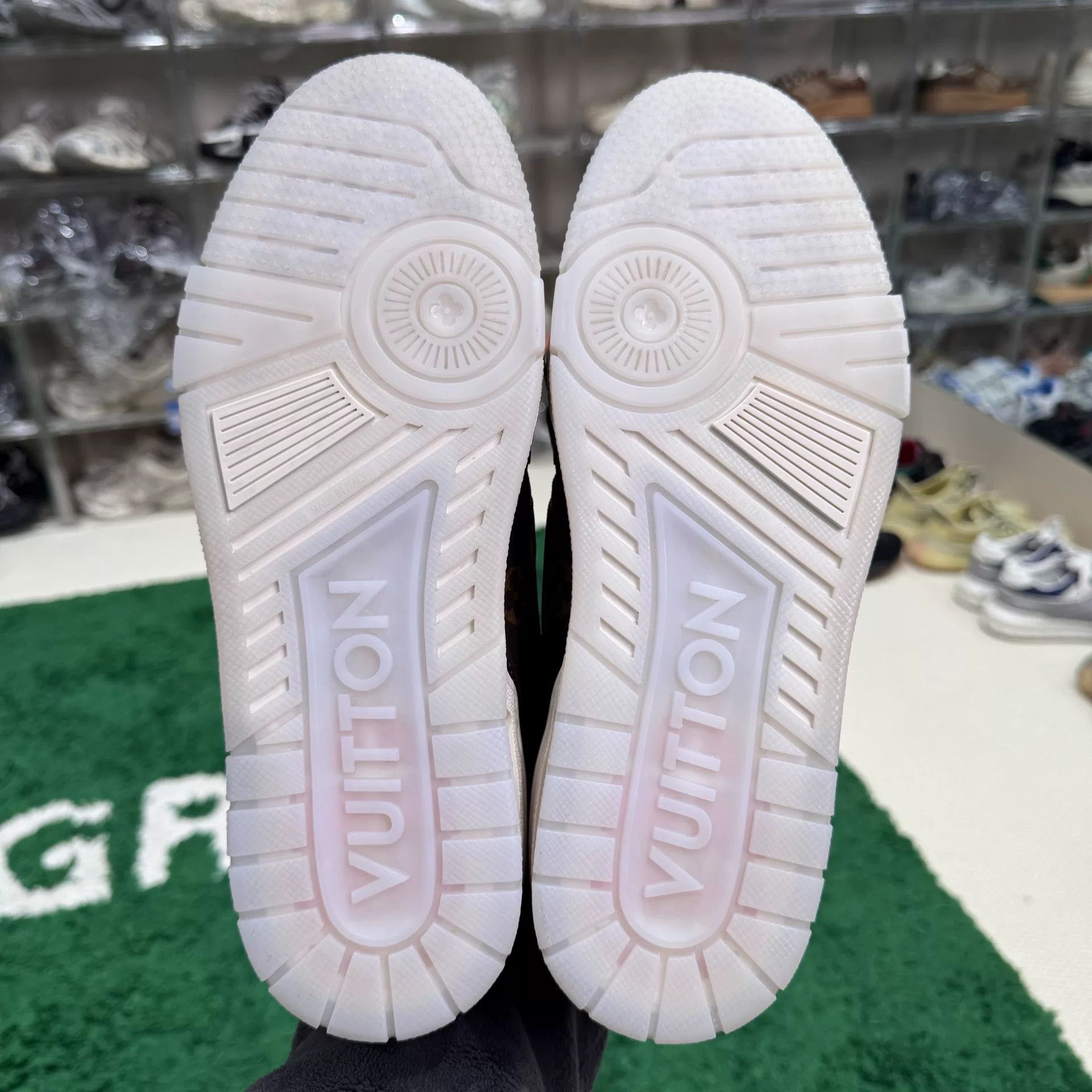 Louis Vuitton Louis Vuitton Training Brown Lowtop Sneakers 8.5 Men Size US 8.5 / EU 41-42 - 7 Thumbnail