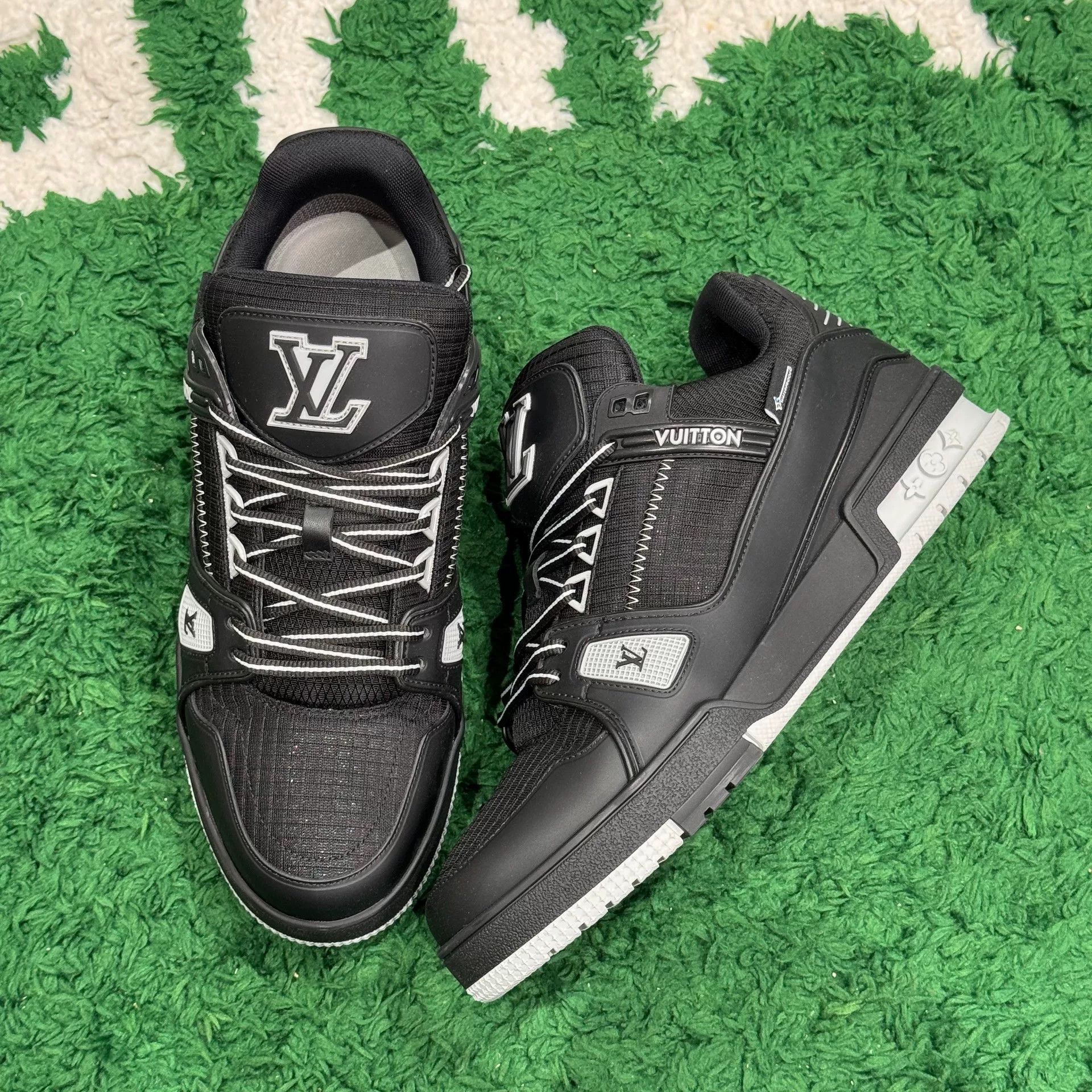 Louis Vuitton Louis Vuitton Training Black Lowtop Sneakers 8 Men Size US 8 / EU 41 - 3 Thumbnail