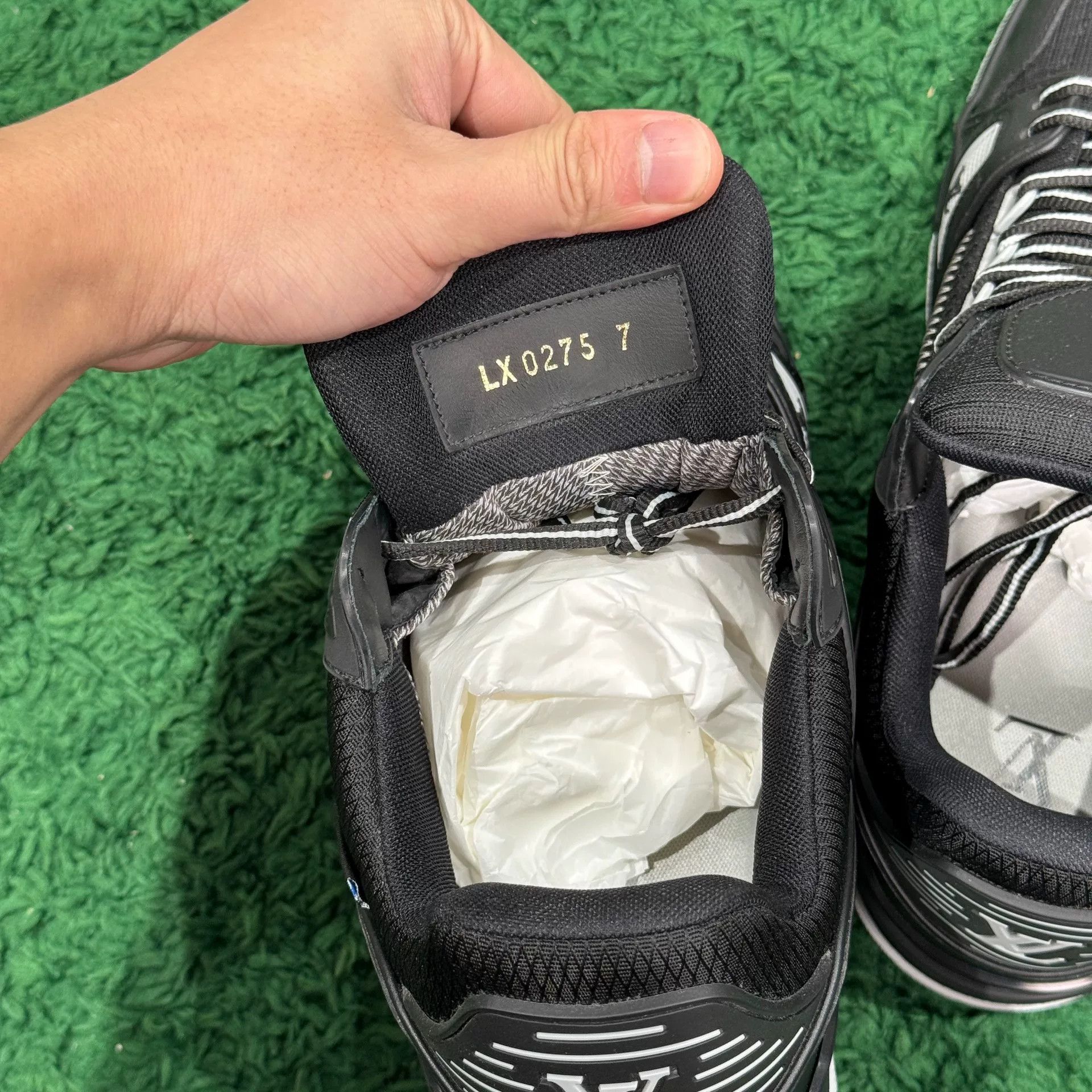 Louis Vuitton Louis Vuitton Training Black Lowtop Sneakers 8 Men Size US 8 / EU 41 - 5 Thumbnail