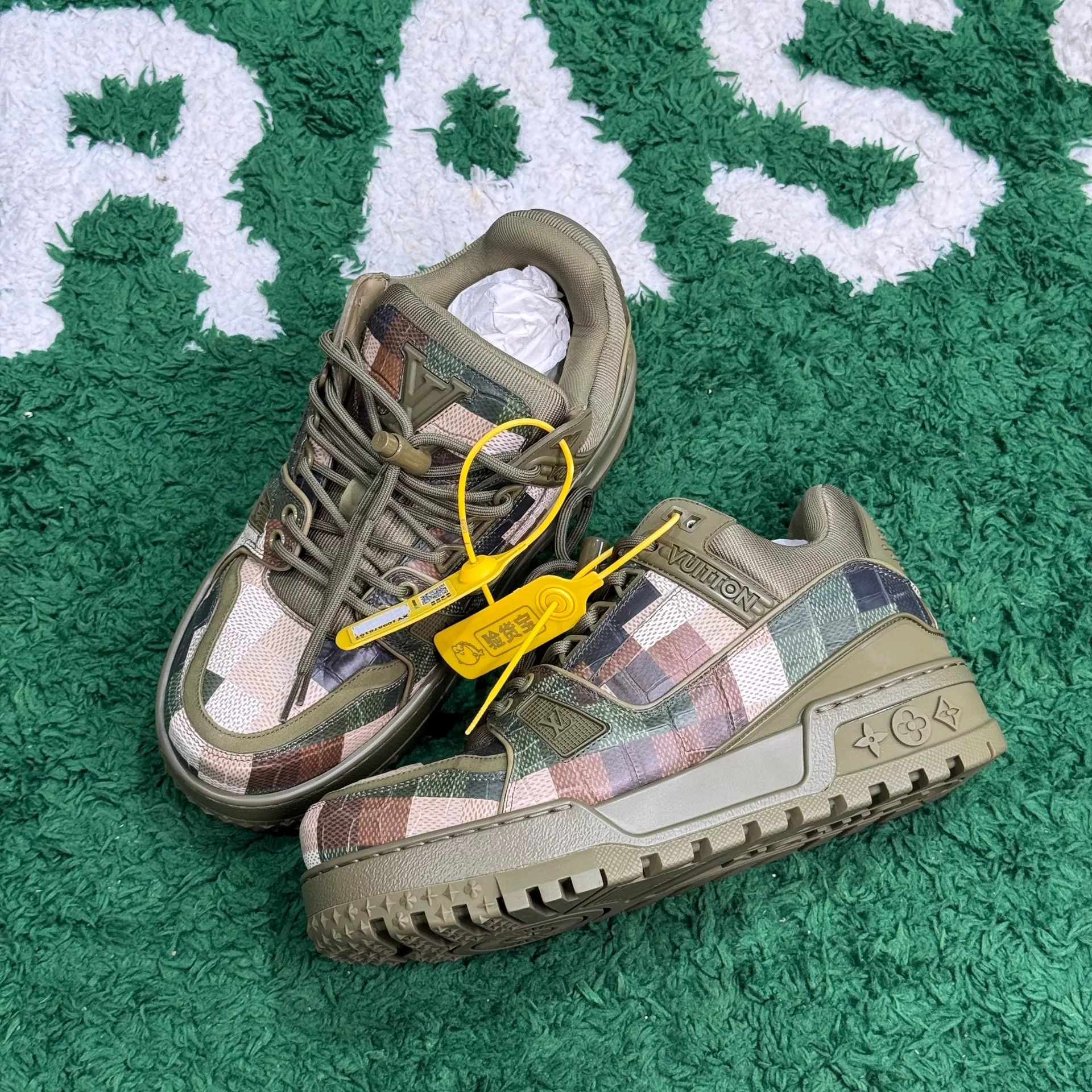 Louis Vuitton Louis Vuitton Training Camo Green Lowtop Sneakers 6 Men Size US 6 / EU 39 - 3 Thumbnail