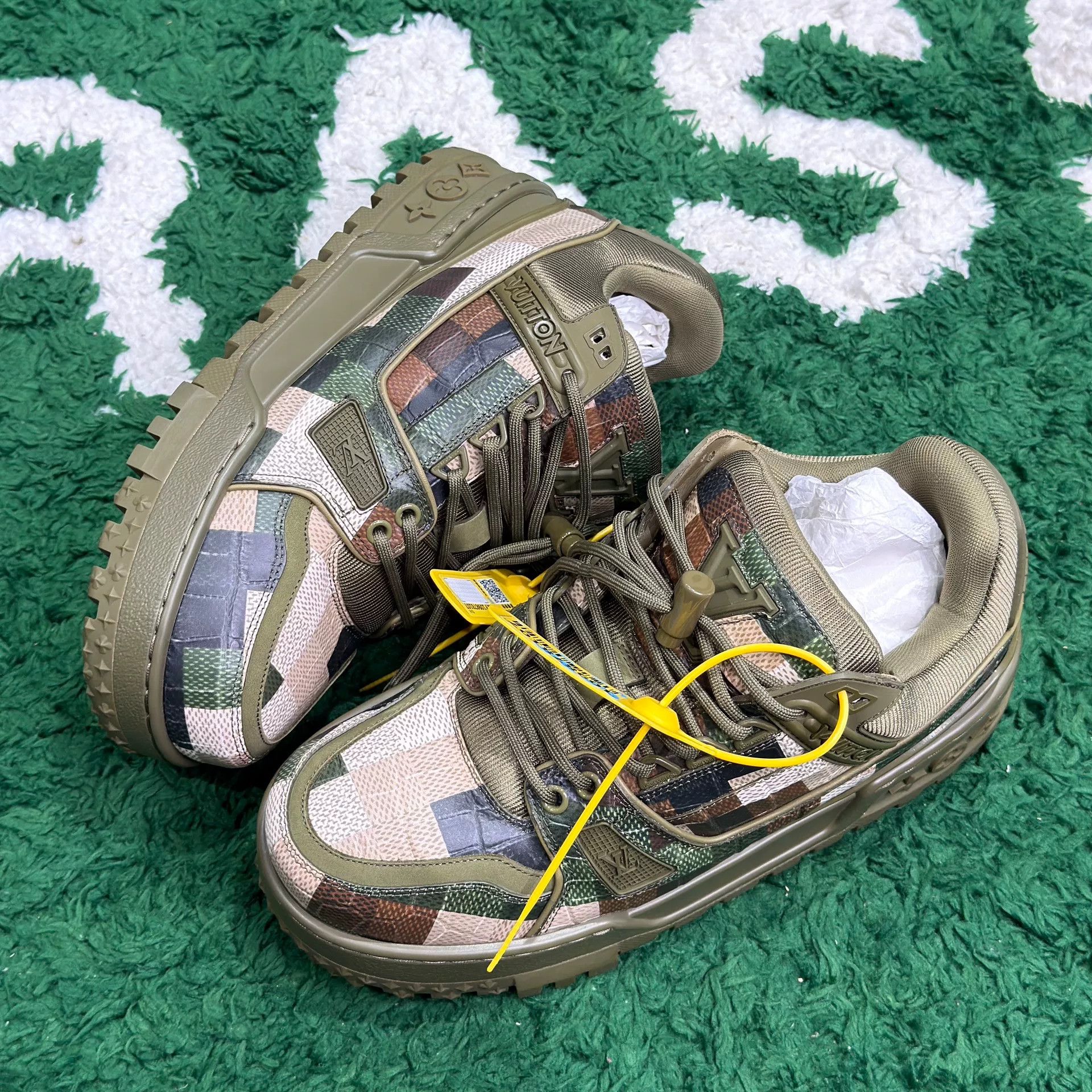 Louis Vuitton Louis Vuitton Training Camo Green Lowtop Sneakers 6 Men Size US 6 / EU 39 - 2 Thumbnail