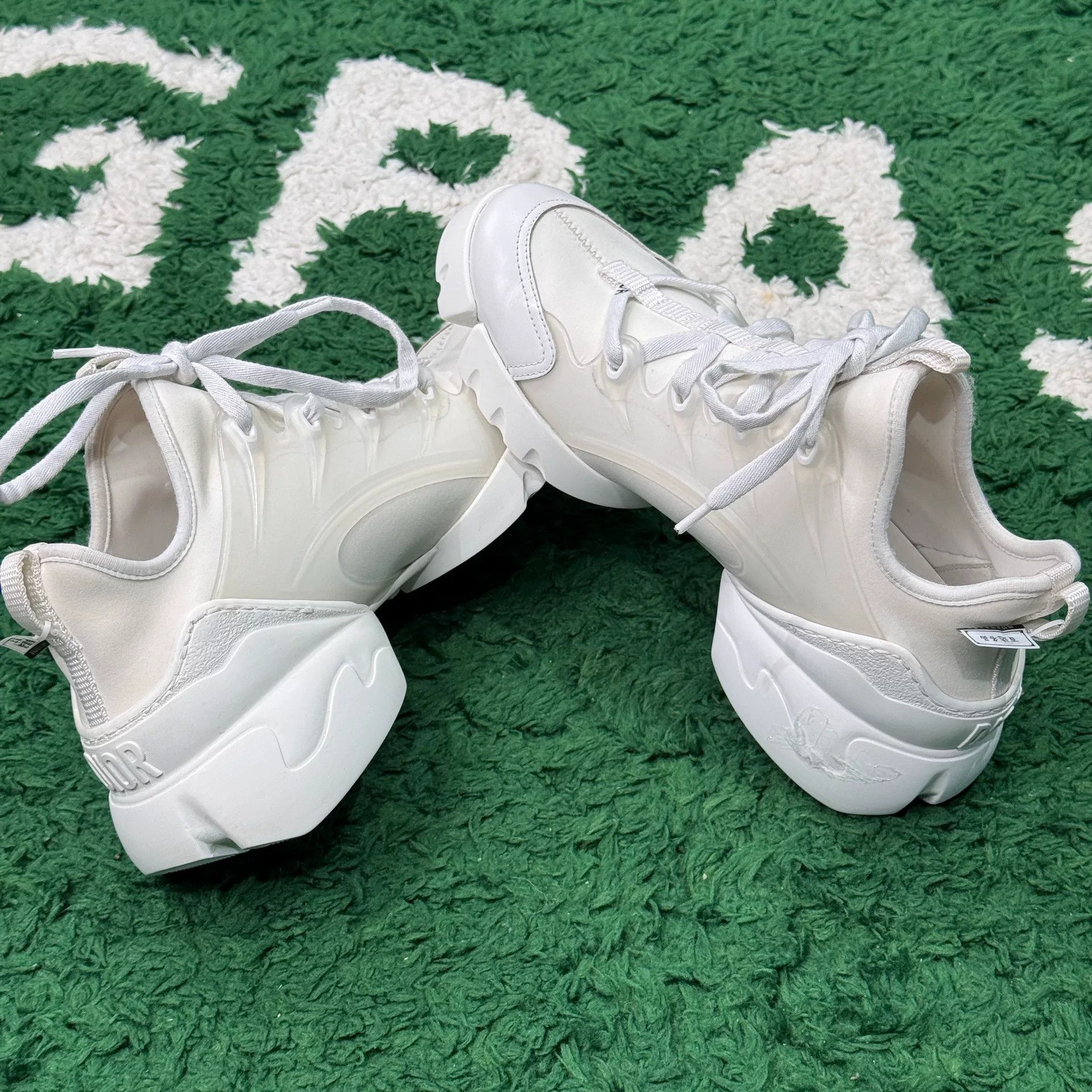Dior Dior White Lowtop Sneakers us_7-5 Women Size US 7.5 / IT 37.5 - 6 Thumbnail