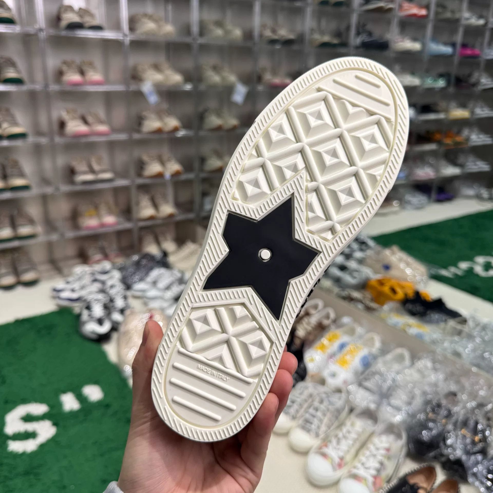 Dior Dior Embroidered White Lowtop Sneakers us_7-5 Women Size US 7.5 / IT 37.5 - 8 Thumbnail