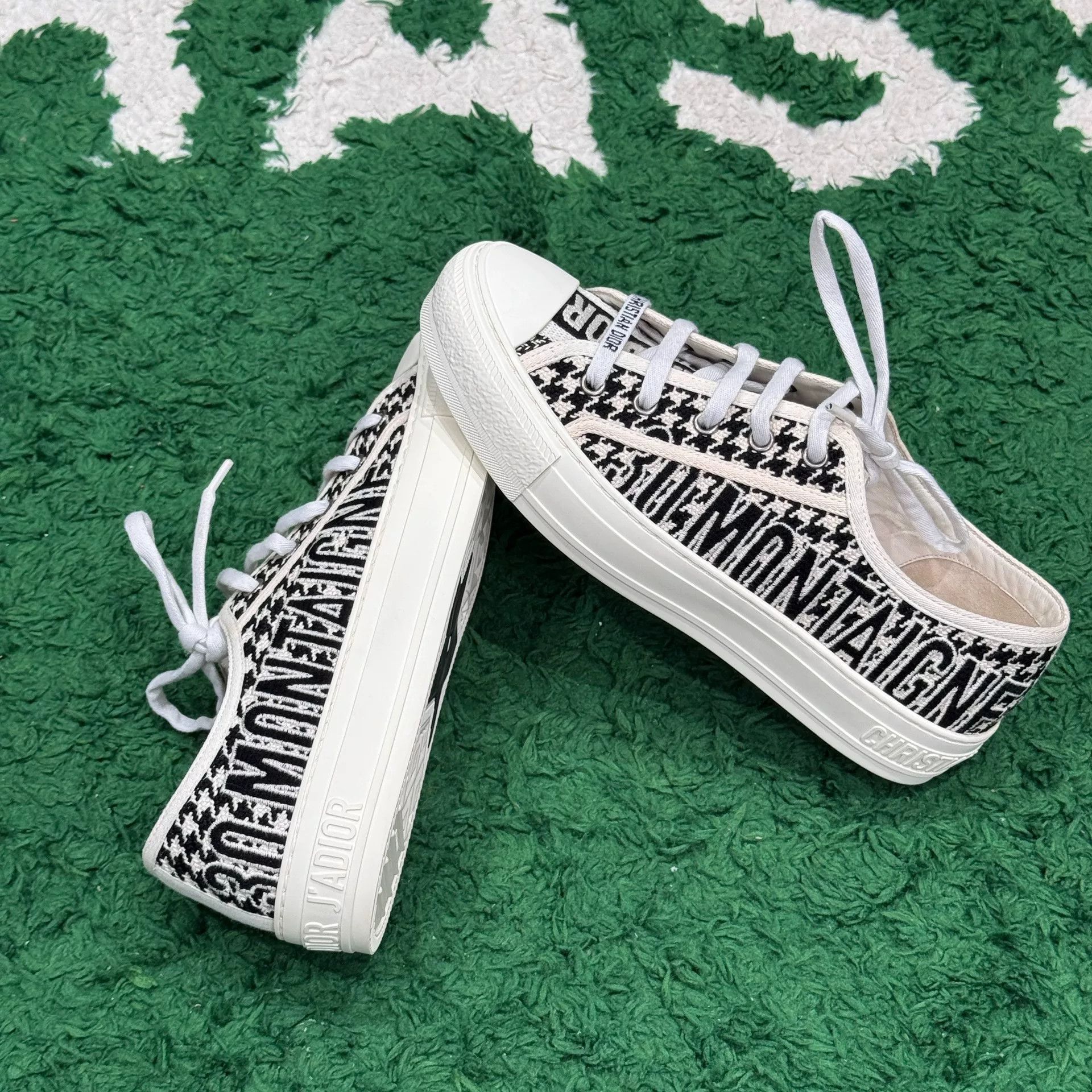 Dior Dior Embroidered White Lowtop Sneakers us_7-5 Women Size US 7.5 / IT 37.5 - 4 Thumbnail