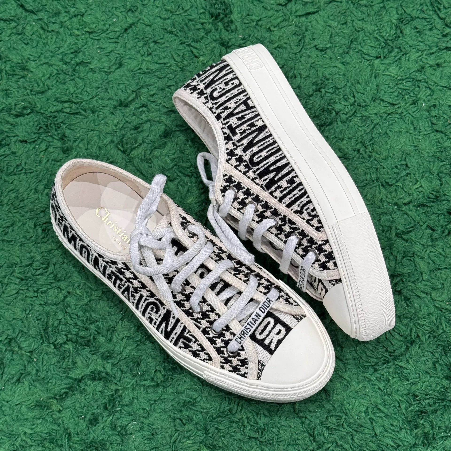 Dior Dior Embroidered White Lowtop Sneakers us_7-5 Women Size US 7.5 / IT 37.5 - 3 Thumbnail