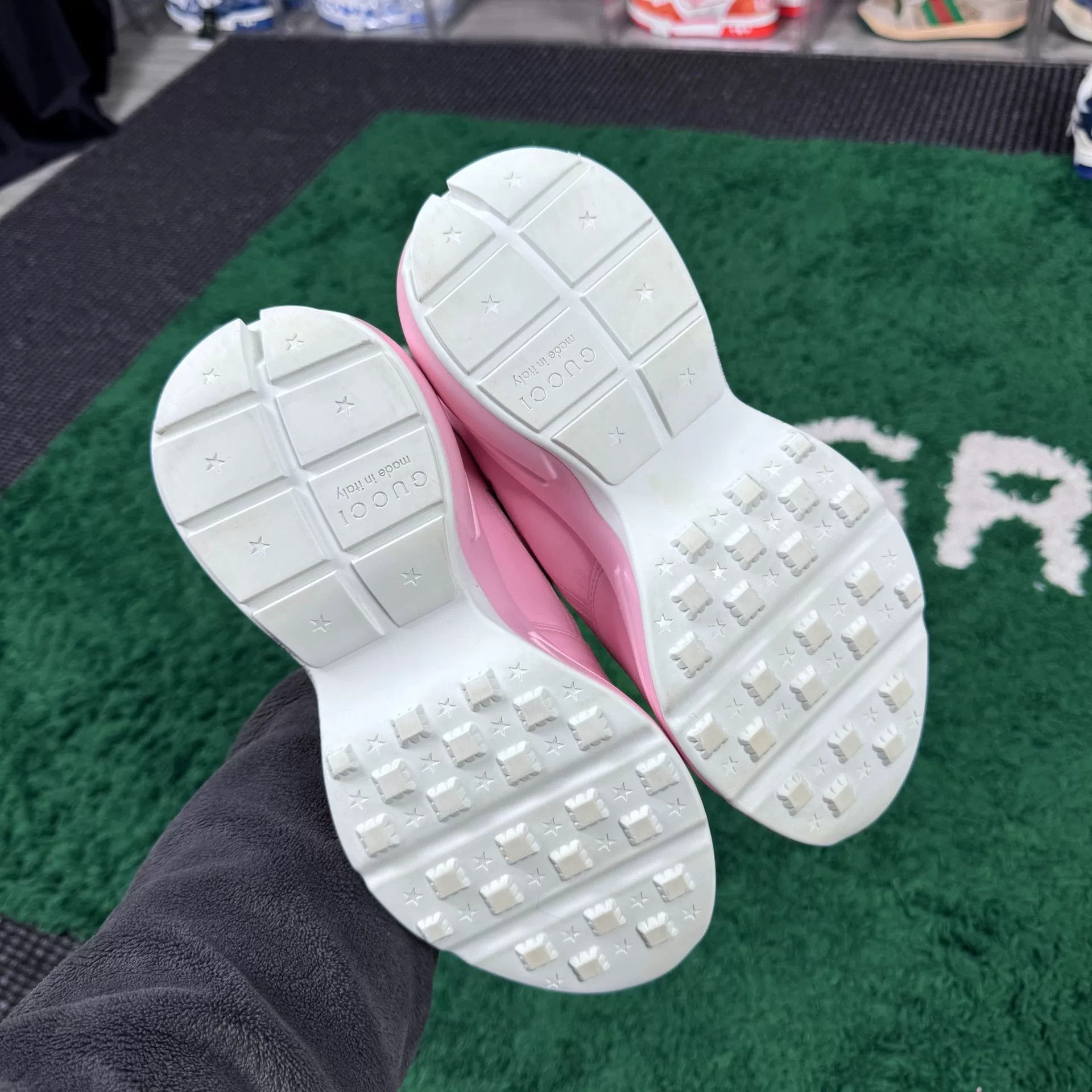 Gucci Gucci Printed Pink Lowtop Sneakers us_7 Women Size US 7 / IT 37 - 7 Thumbnail