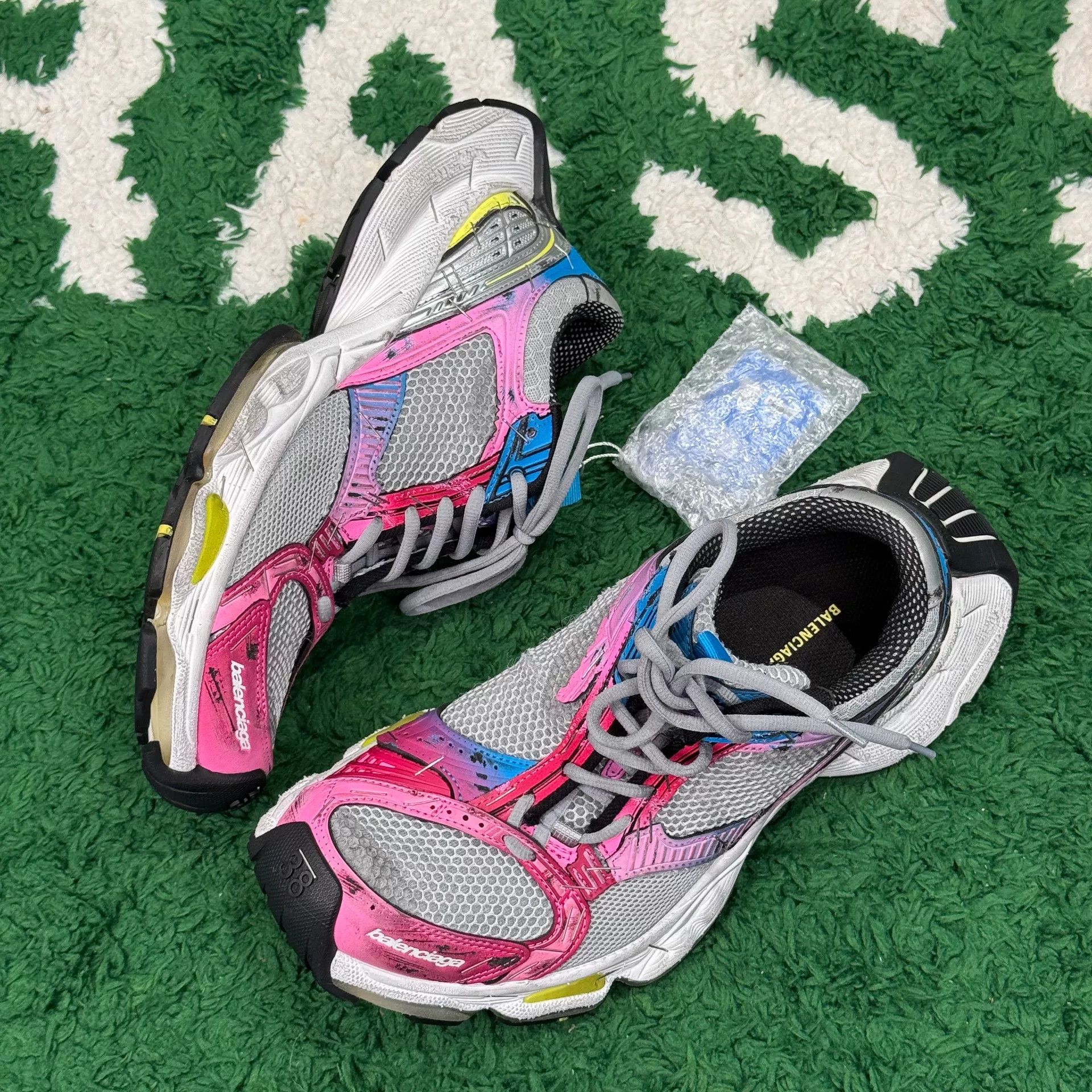 Balenciaga Balenciaga Multi Lowtop Sneakers us_8 Women Size US 8 / IT 38 - 2 Thumbnail