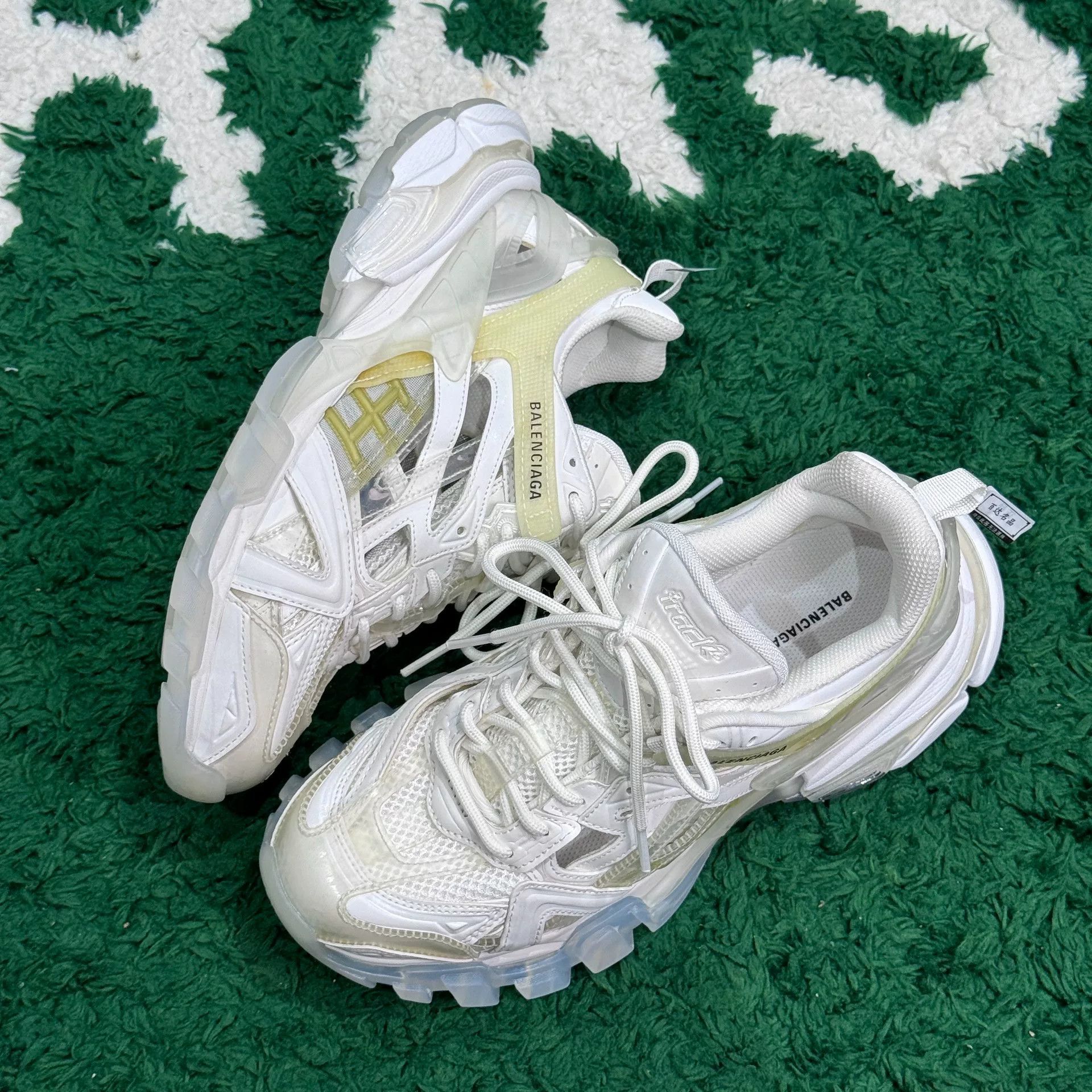 Balenciaga Balenciaga White Lowtop Sneakers us_8 Women Size US 8 / IT 38 - 2 Thumbnail