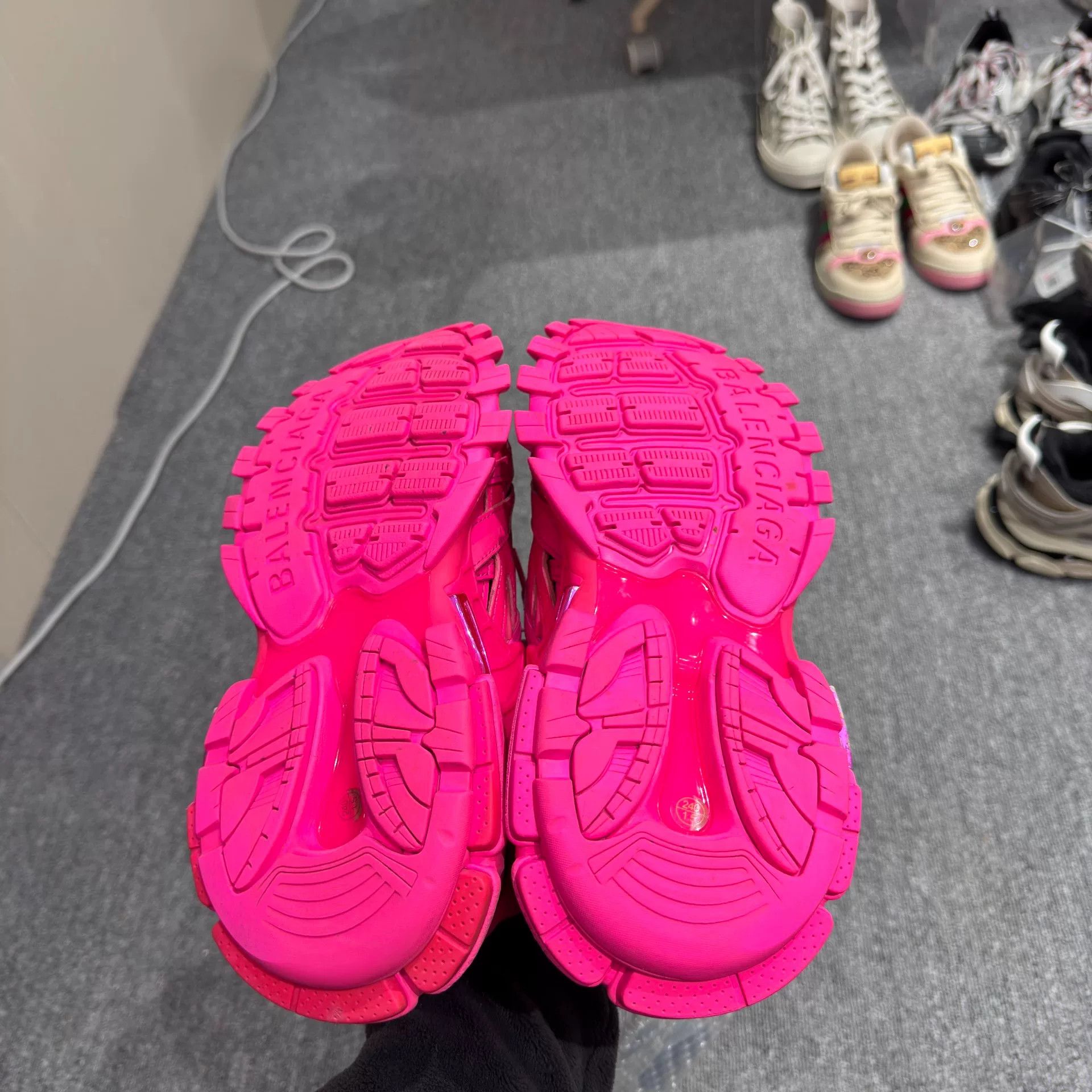 Balenciaga Balenciaga Multi Lowtop Sneakers us_8 Women Size US 8 / IT 38 - 9 Thumbnail