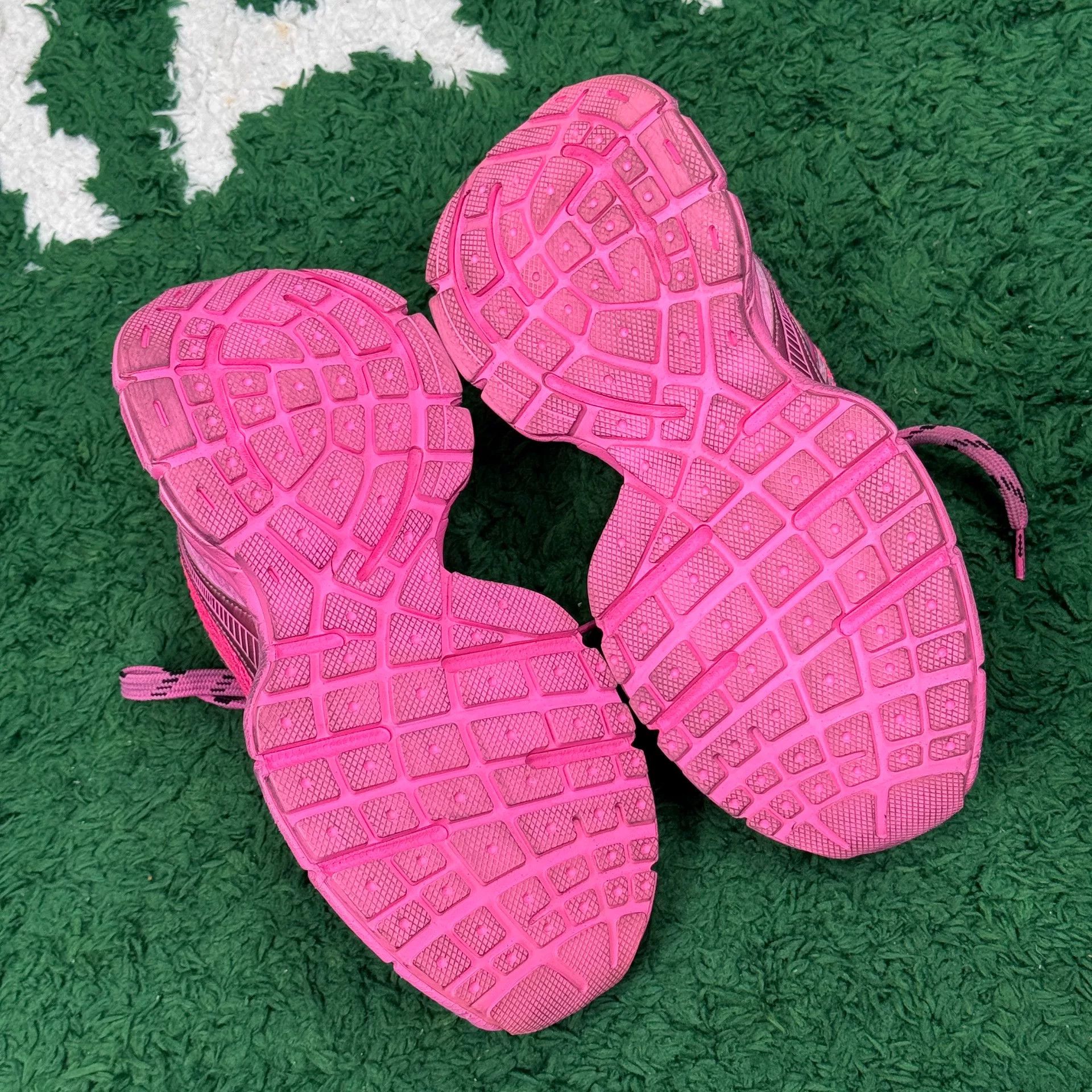 Balenciaga Balenciaga Pink Lowtop Sneakers us_8 Women Size US 8 / IT 38 - 6 Thumbnail