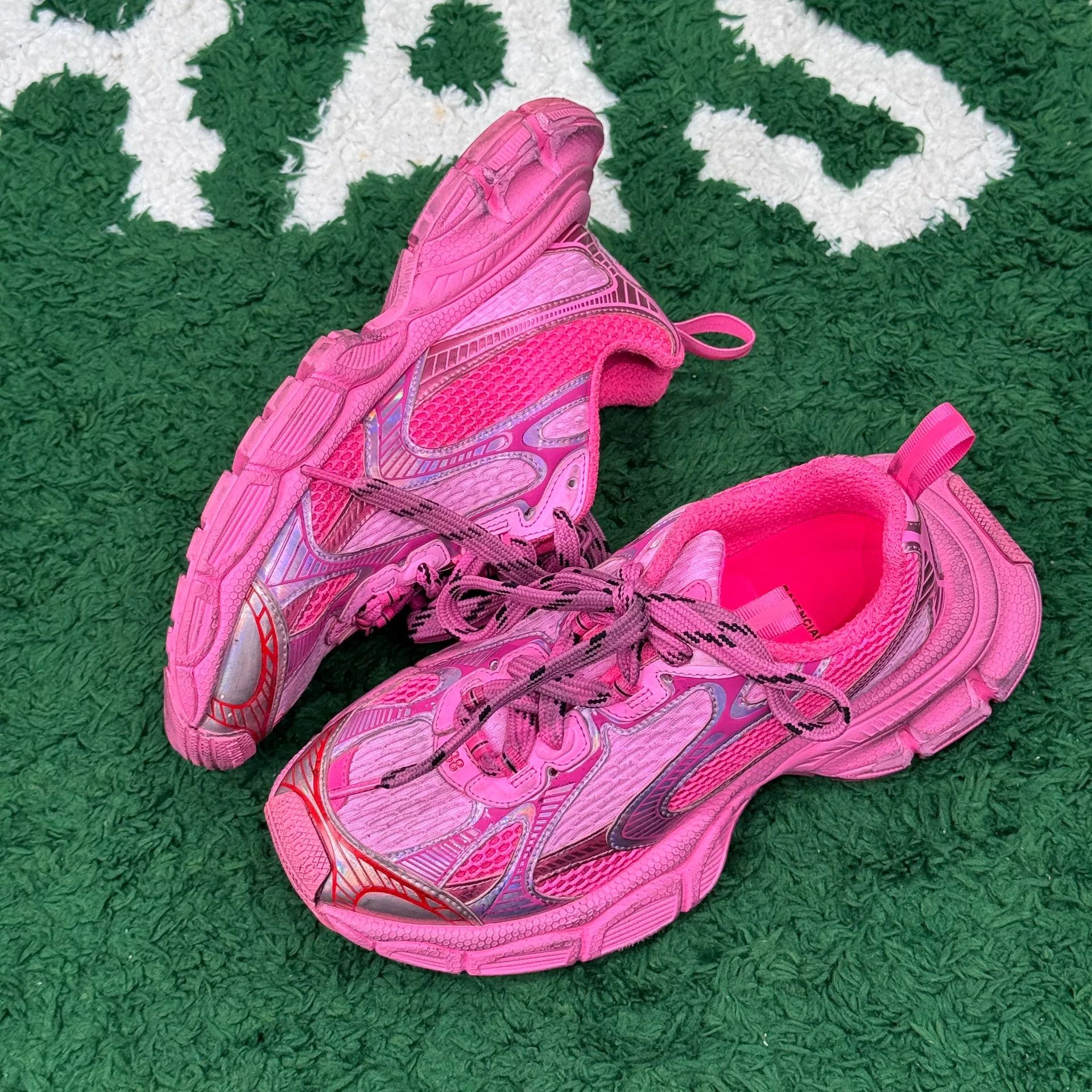 Balenciaga Balenciaga Pink Lowtop Sneakers us_8 Women Size US 8 / IT 38 - 2 Thumbnail