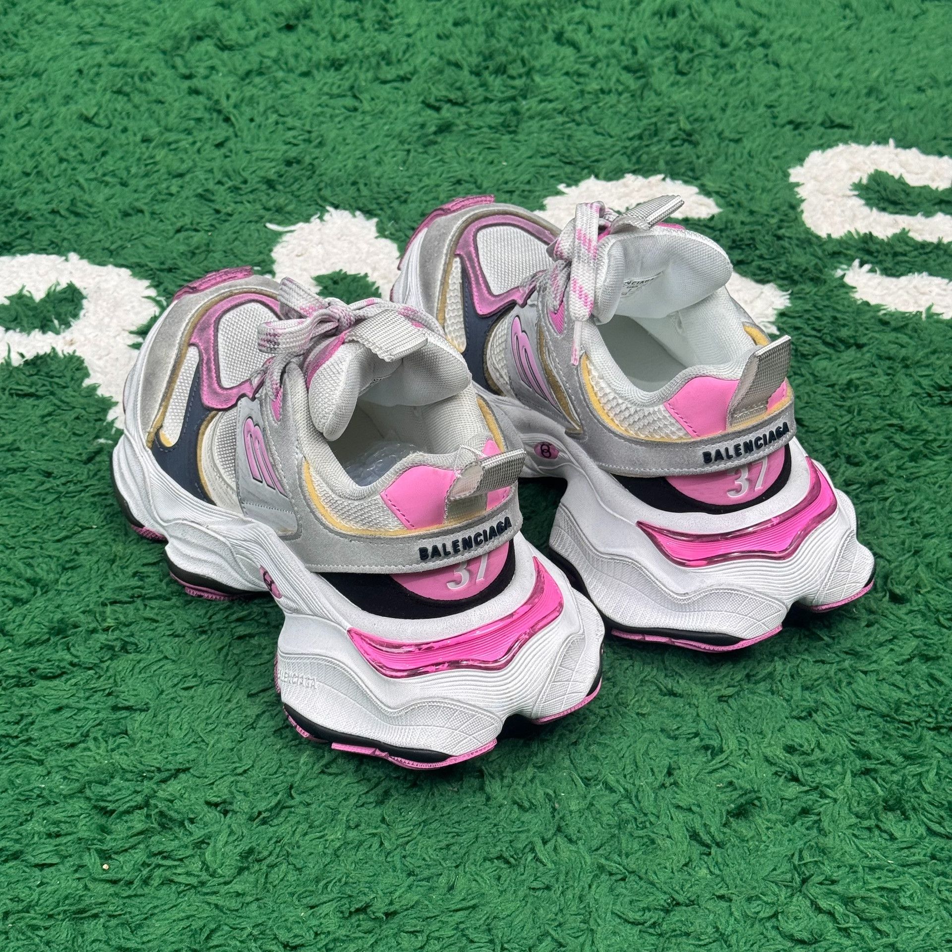 Balenciaga Balenciaga Pink Lowtop Sneakers us_7 Women Size US 7 / IT 37 - 5 Thumbnail