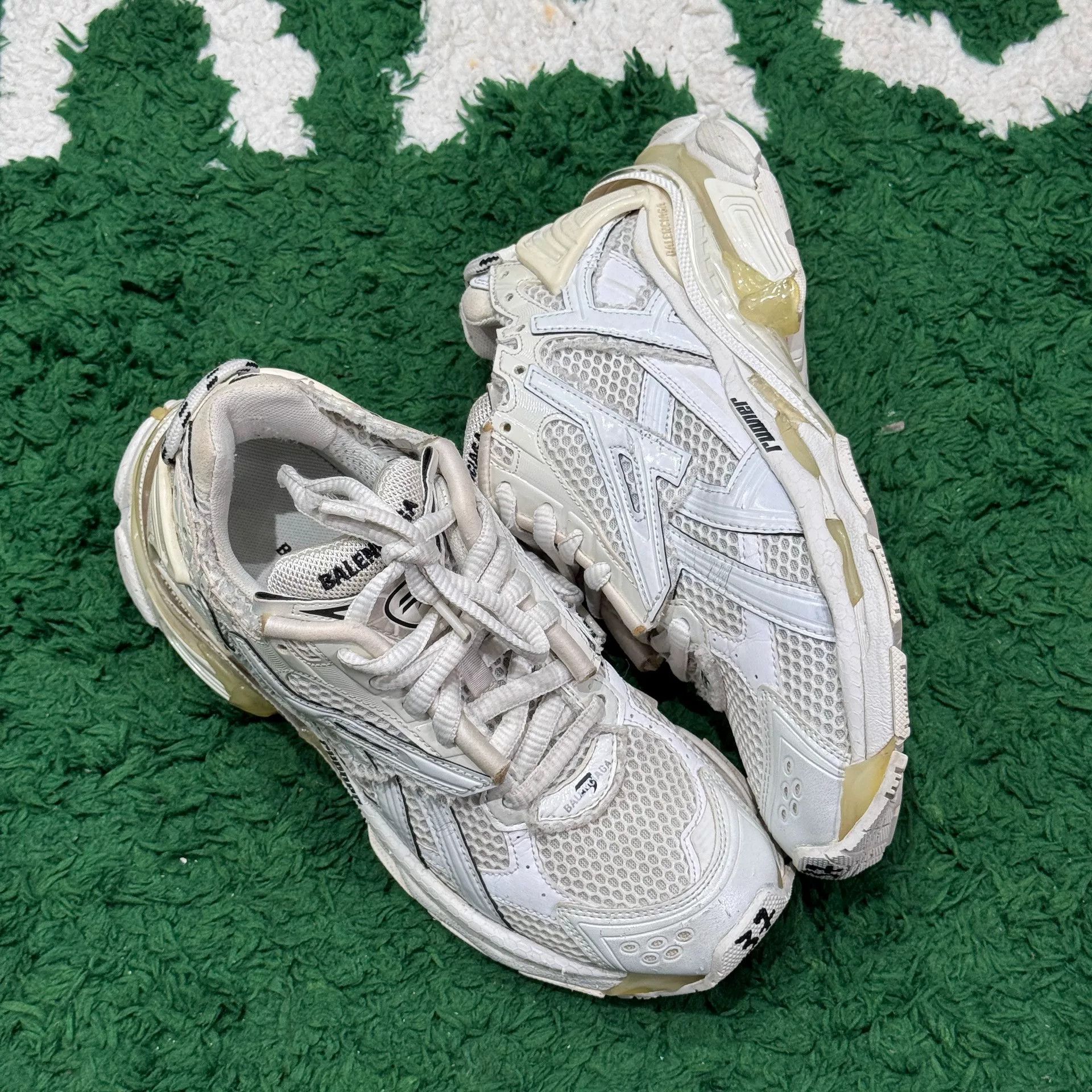 Balenciaga Balenciaga Running White Lowtop Sneakers us_7 Women Size US 7 / IT 37 - 3 Thumbnail