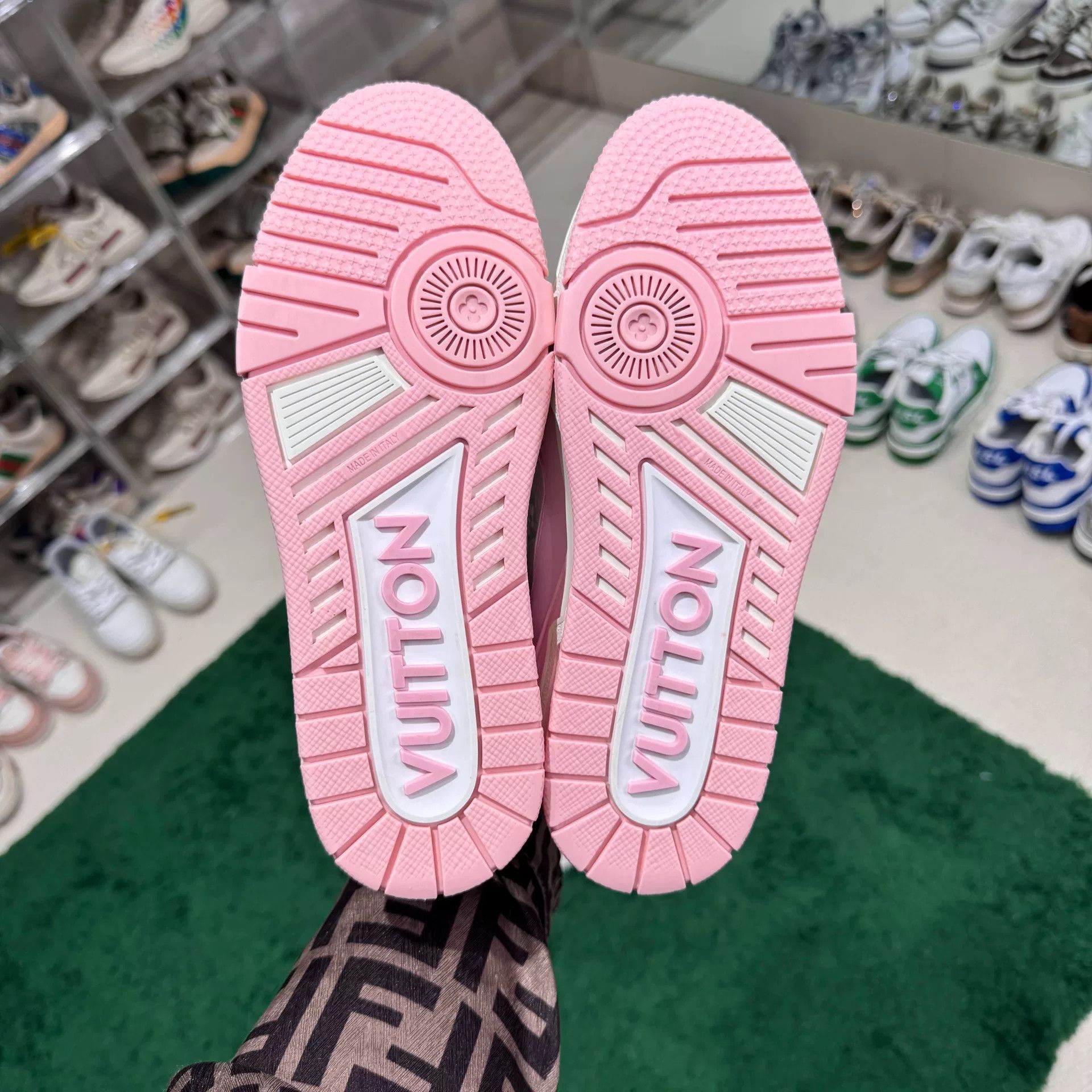 Louis Vuitton Louis Vuitton Training Pink Lowtop Sneakers 5.5 Men Size US 5.5 / EU 38 - 7 Thumbnail