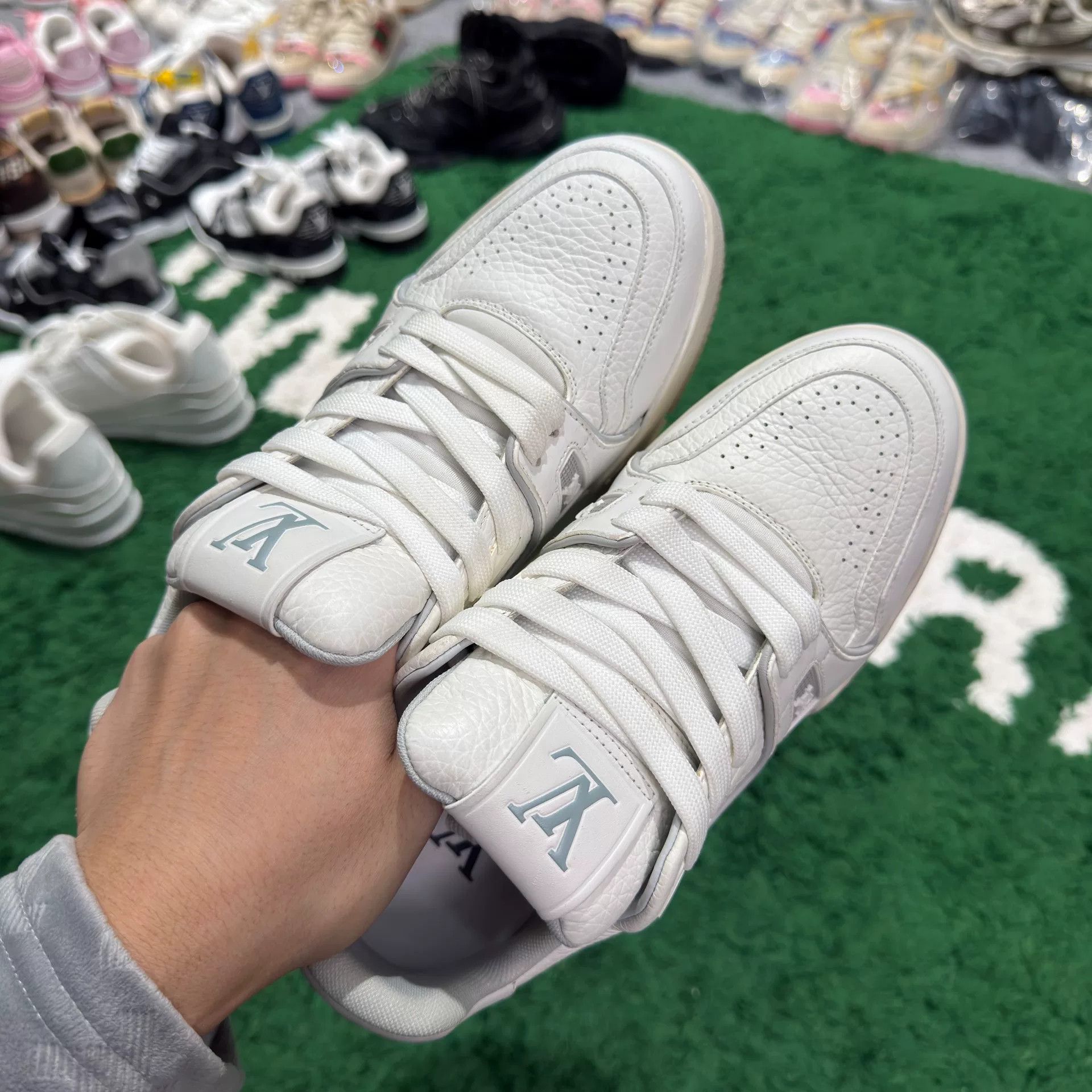 Louis Vuitton Louis Vuitton Training White Lowtop Sneakers us_7-5 Women Size US 7.5 / IT 37.5 - 4 Thumbnail