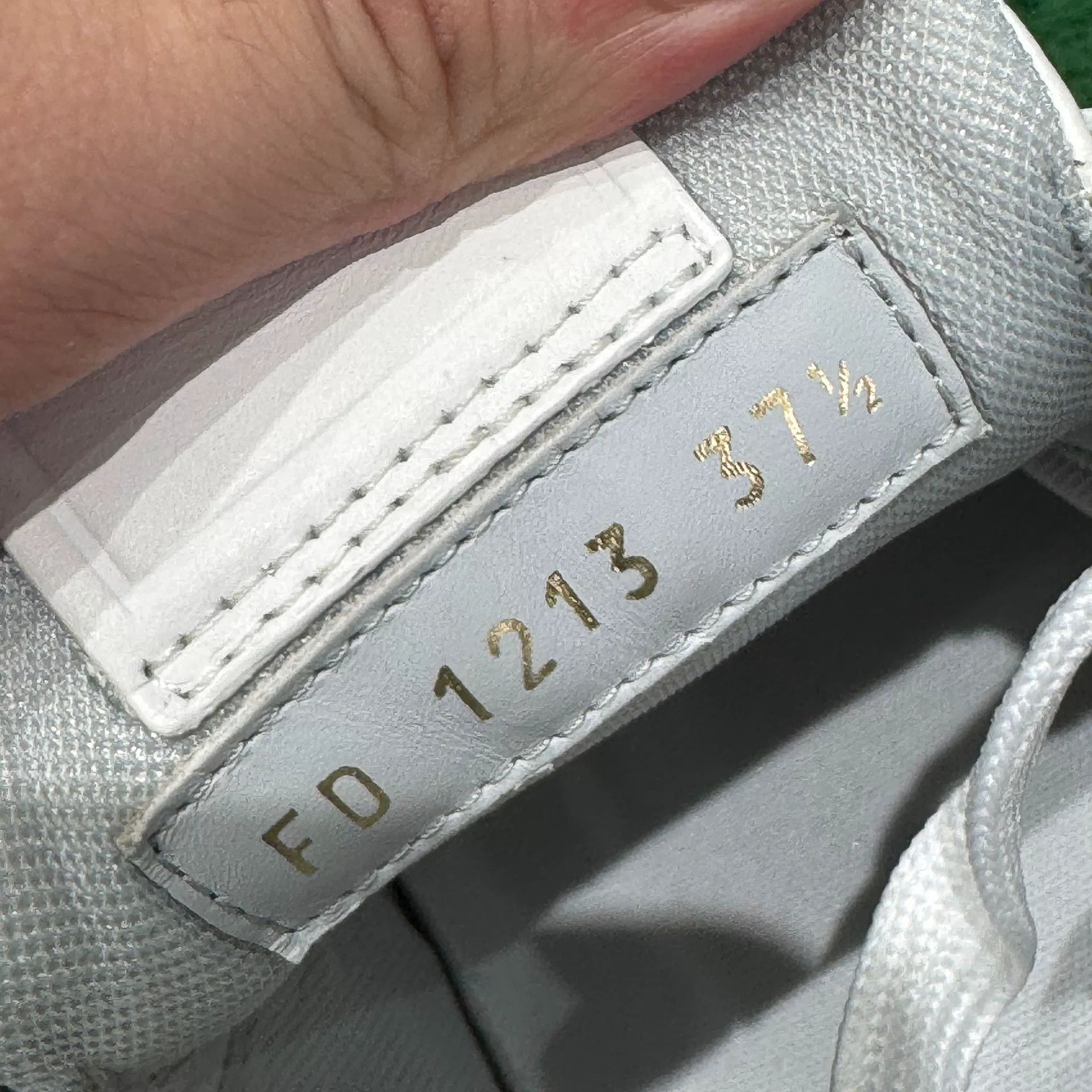 Louis Vuitton Louis Vuitton Training White Lowtop Sneakers us_7-5 Women Size US 7.5 / IT 37.5 - 7 Thumbnail