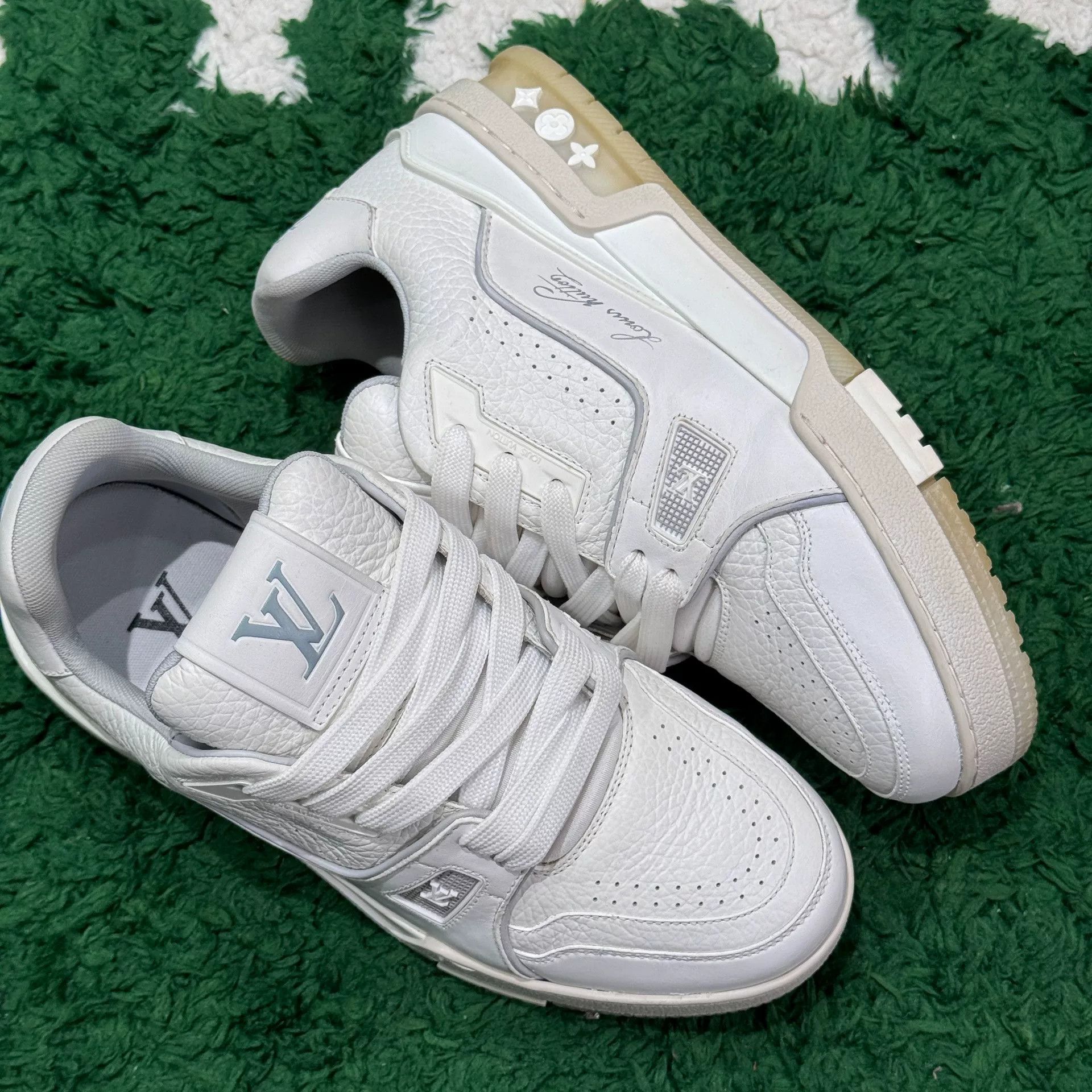 Louis Vuitton Louis Vuitton Training White Lowtop Sneakers us_7-5 Women Size US 7.5 / IT 37.5 - 3 Thumbnail