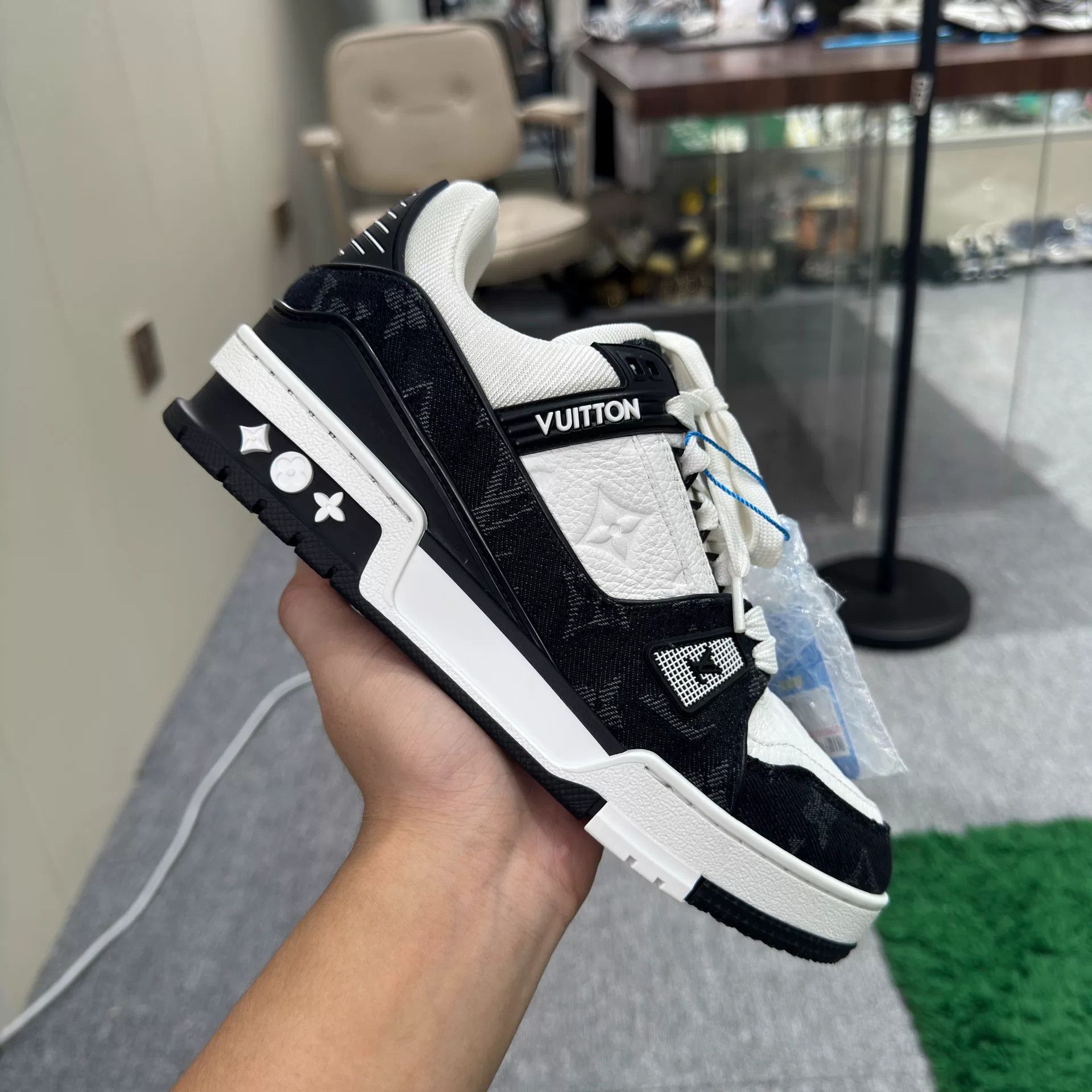 Louis Vuitton Louis Vuitton Training Denim Black Lowtop Sneakers Women Size US 7 / IT 37 - 6 Thumbnail