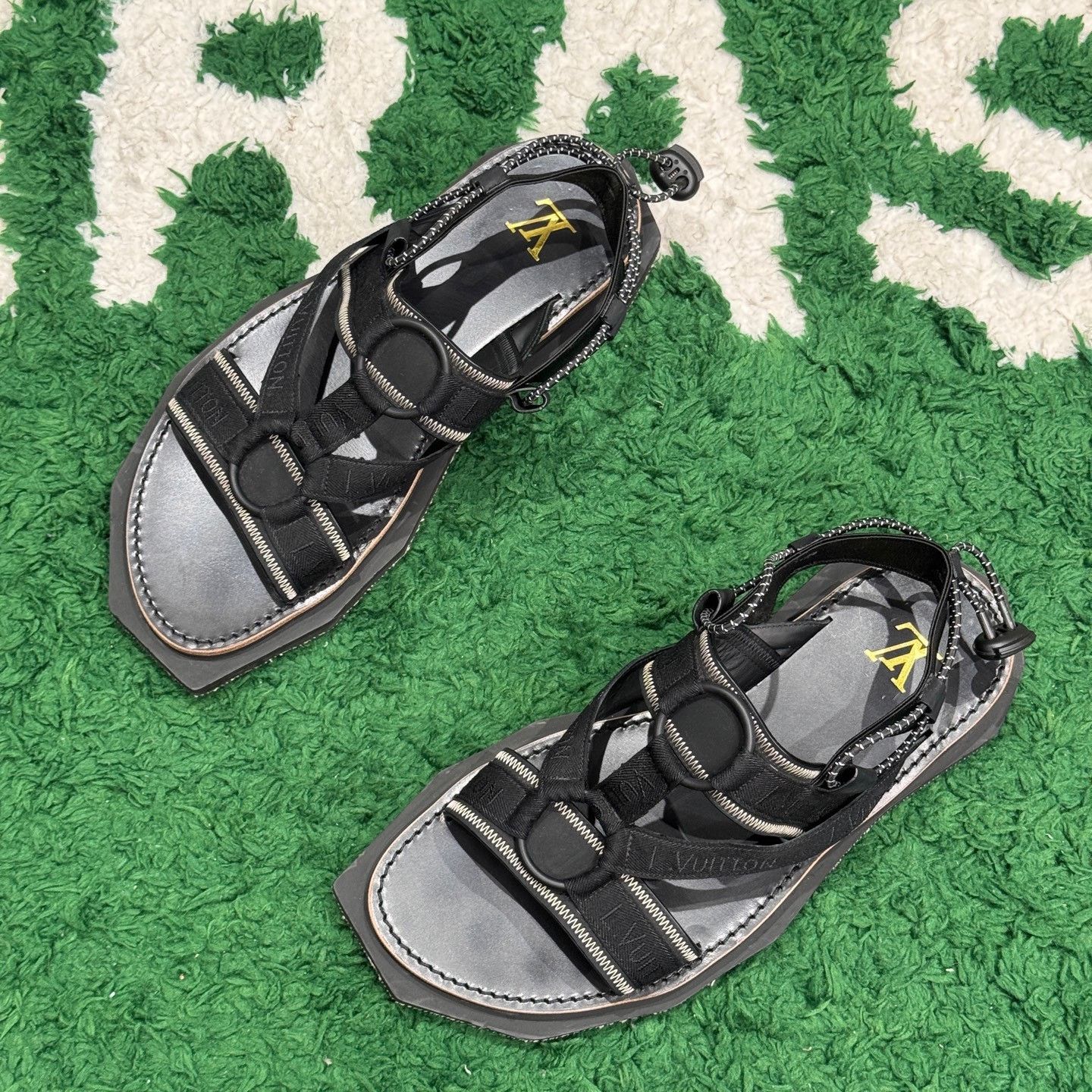 Louis Vuitton Louis Vuitton Black Sandals 9 Men Size US 9 / EU 42 - 2 Thumbnail