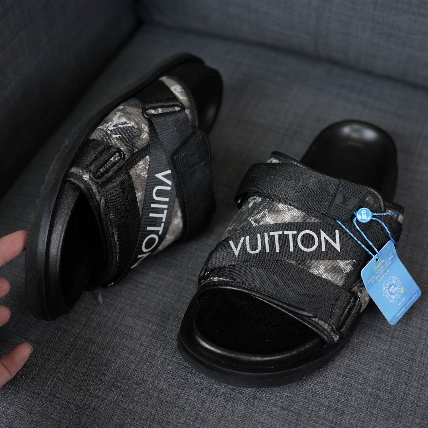 Louis Vuitton Louis Vuitton Retro Black Sandals 10 Men Size US 10 / EU 43 - 2 Thumbnail