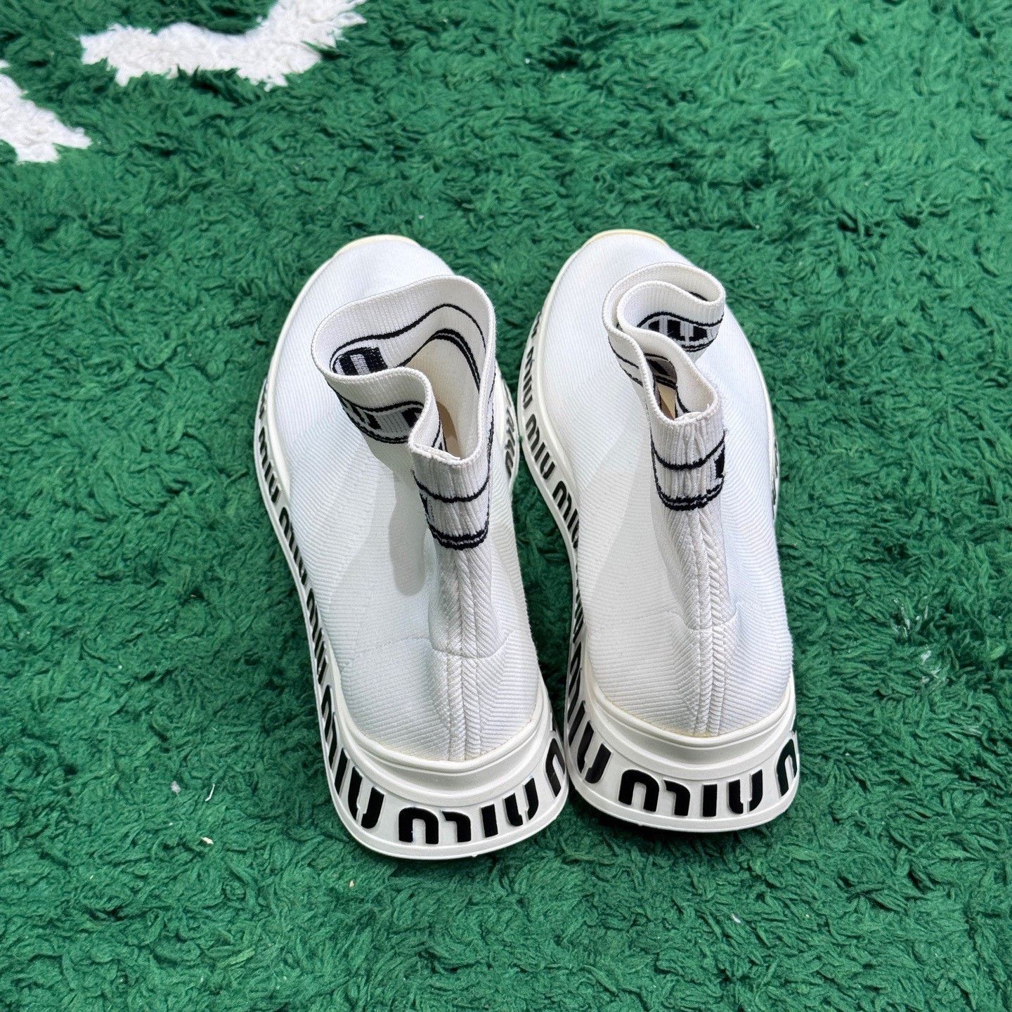 Miu Miu Miu Miu White Hitop Sneakers us_8 Women Size US 8 / IT 38 - 4 Thumbnail