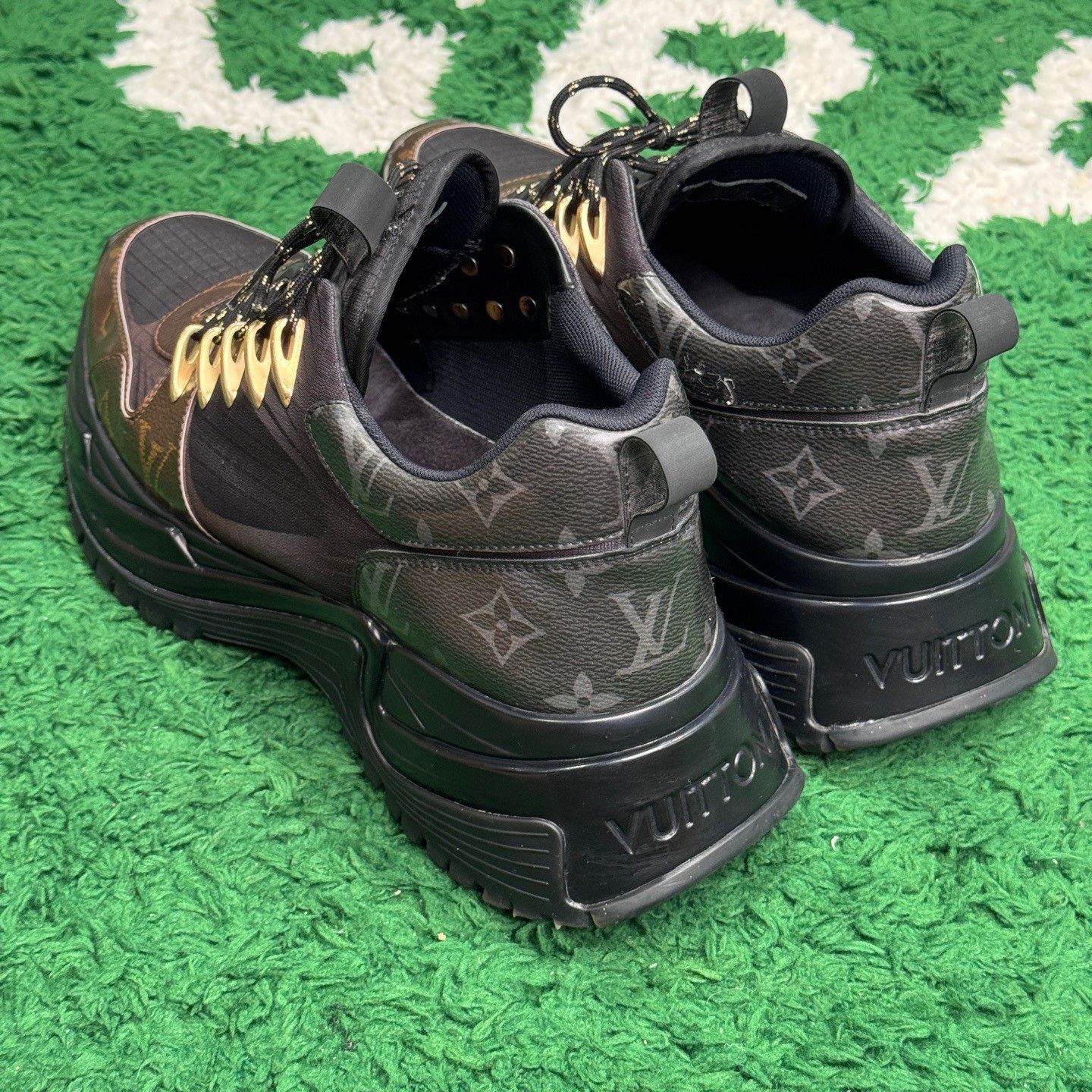 Louis Vuitton Louis Vuitton Black Lowtop Sneakers 8.5 Men Size US 8.5 / EU 41-42 - 7 Thumbnail