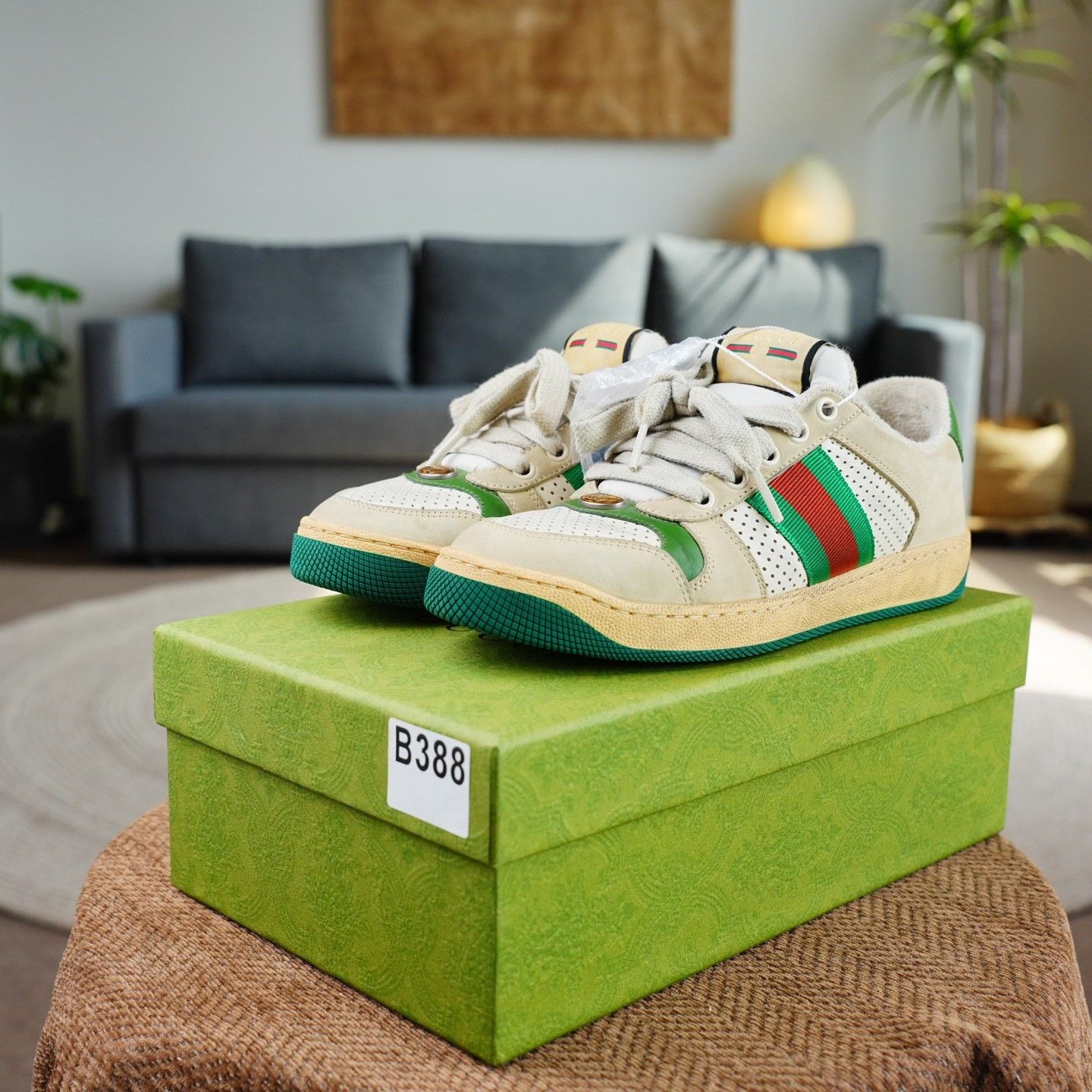 Gucci Gucci Distressed Green Lowtop Sneakers us_7 Women Size US 7 / IT 37 - 8 Thumbnail