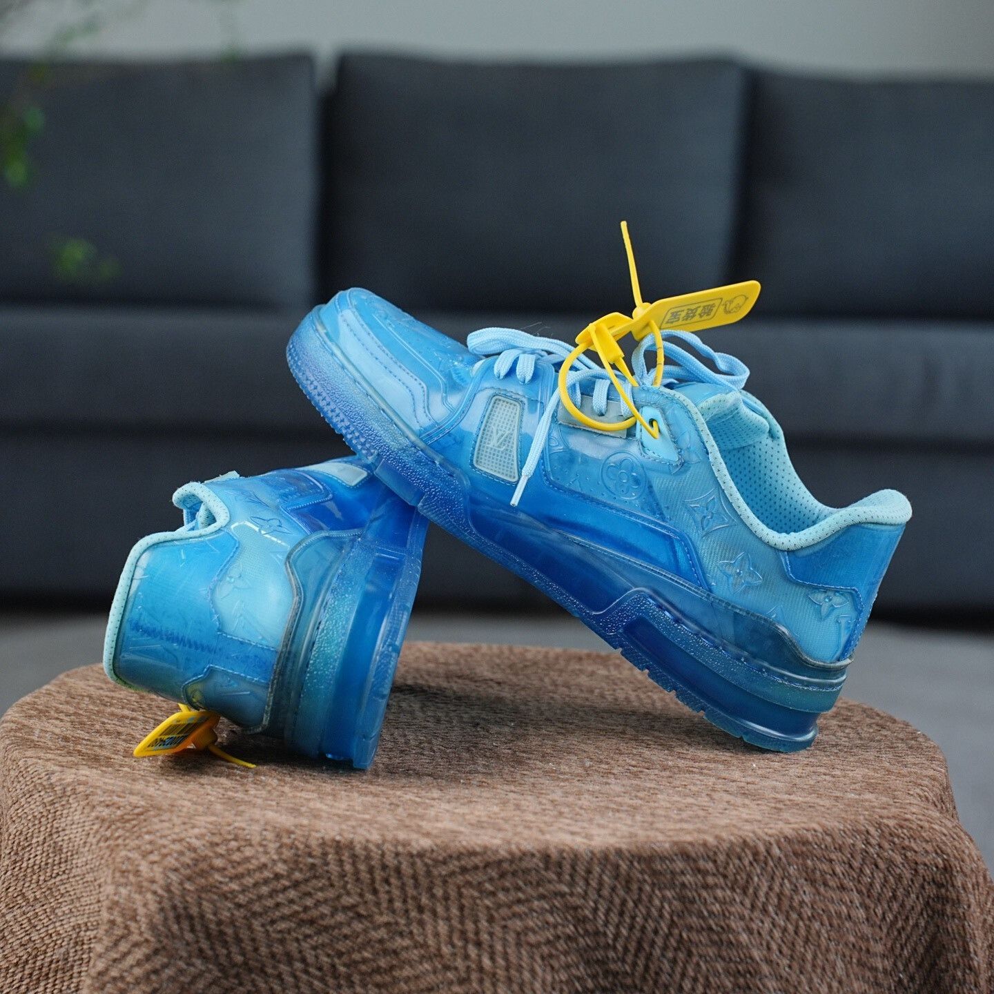 Louis Vuitton Louis Vuitton Training Blue Lowtop Sneakers 8 Men Size US 8 / EU 41 - 7 Thumbnail