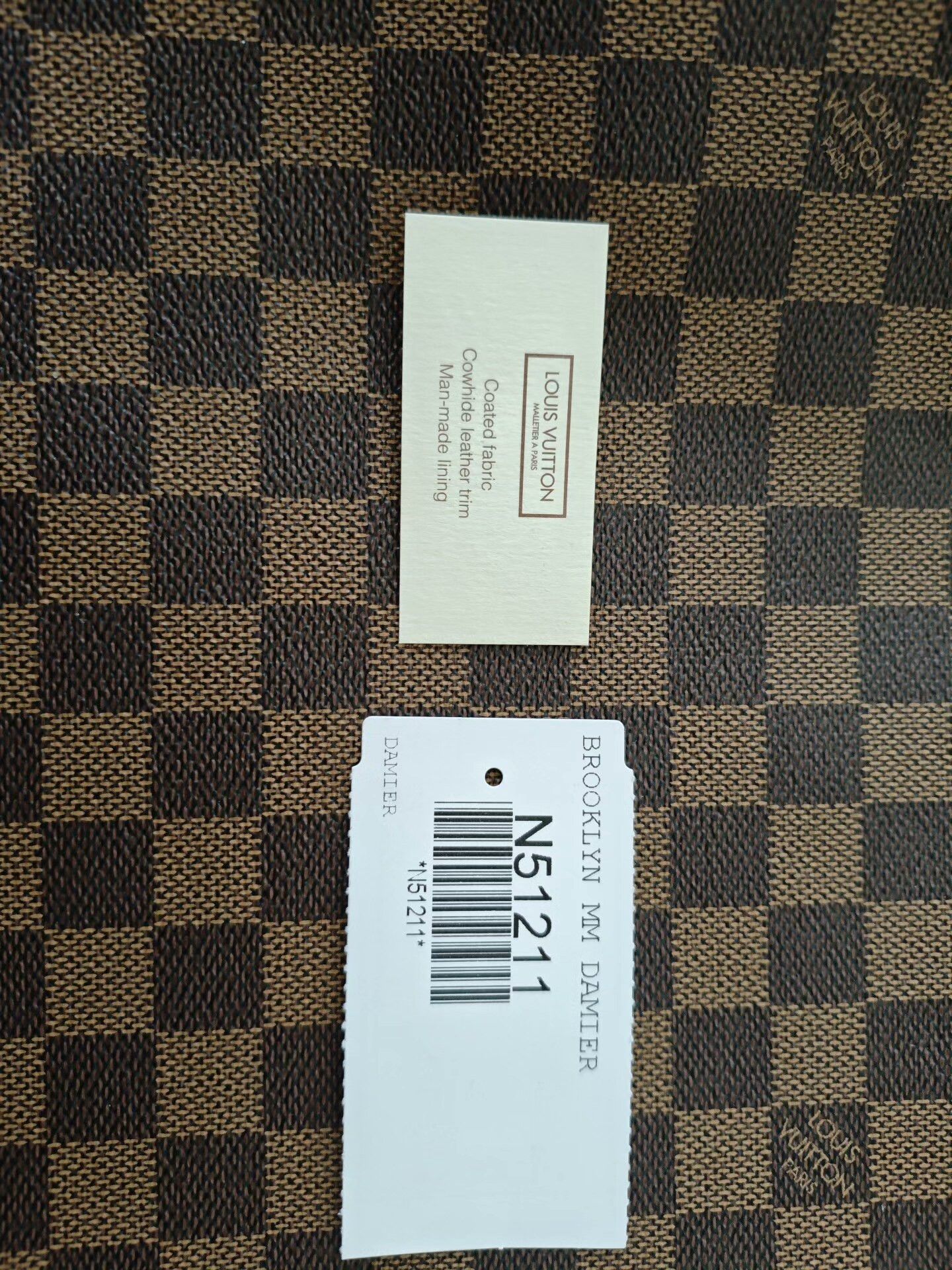 Louis Vuitton Louis Vuitton Checkered Gold Bag one size Men Size ONE SIZE - 9 Thumbnail