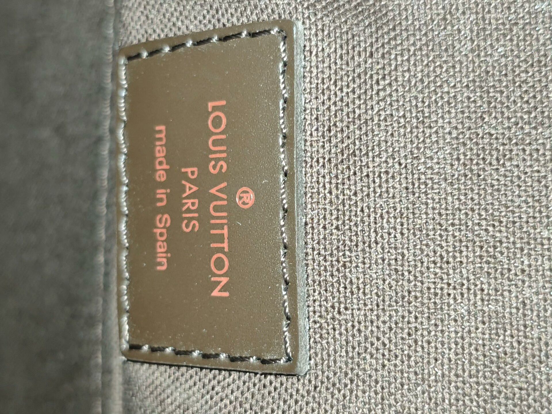 Louis Vuitton Louis Vuitton Checkered Gold Bag one size Men Size ONE SIZE - 6 Thumbnail