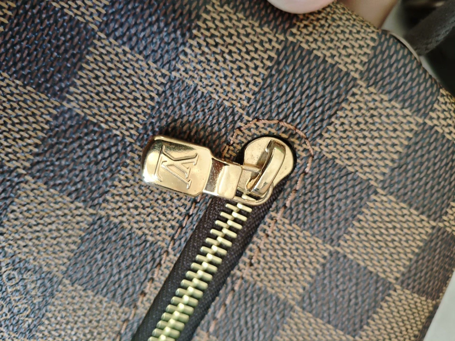 Louis Vuitton Louis Vuitton Checkered Gold Bag one size Men Size ONE SIZE - 4 Thumbnail