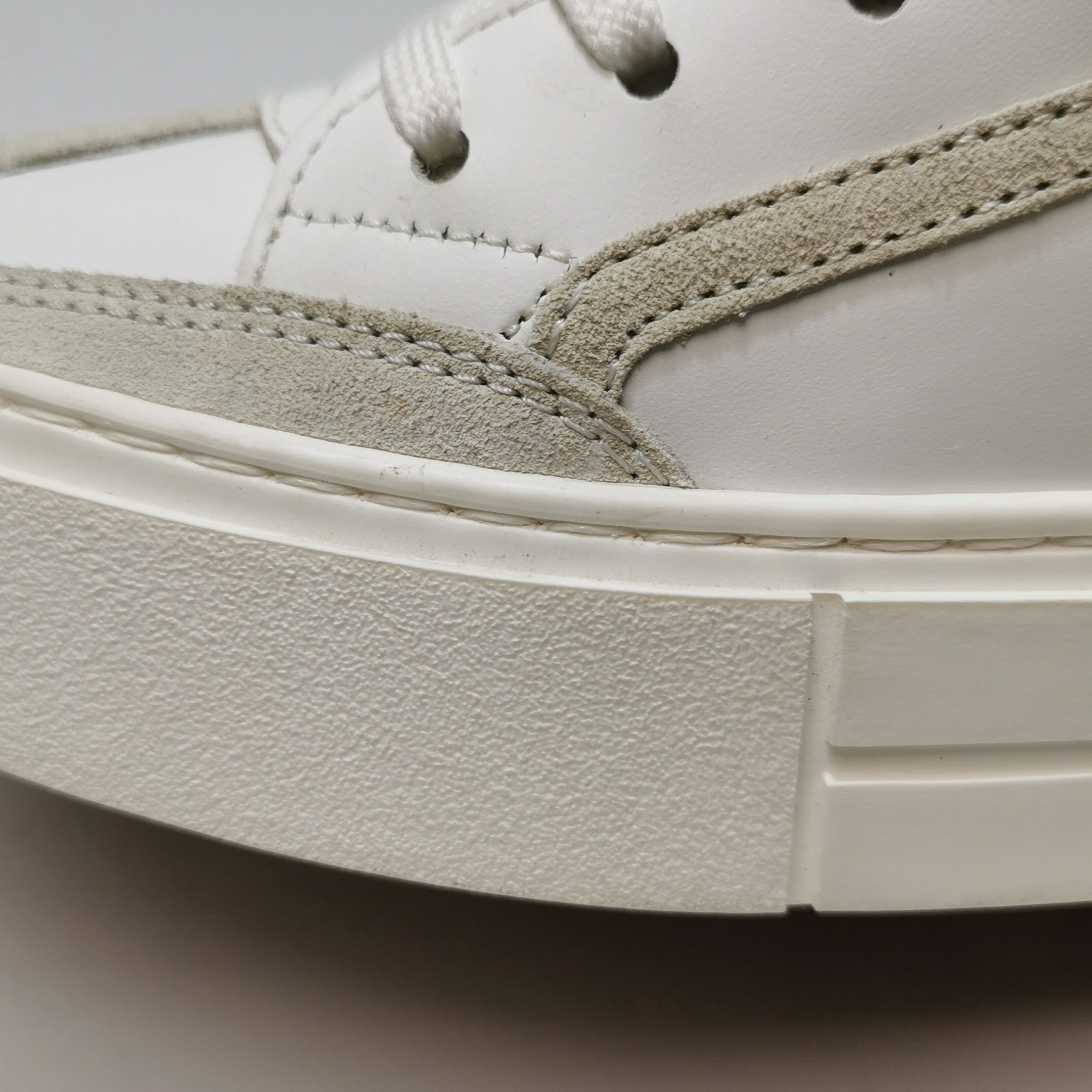 Salvatore Ferragamo Salvatore Ferragamo Suede Trim Sneakers 37.5 Size US 7.5 / IT 37.5 - 9 Thumbnail