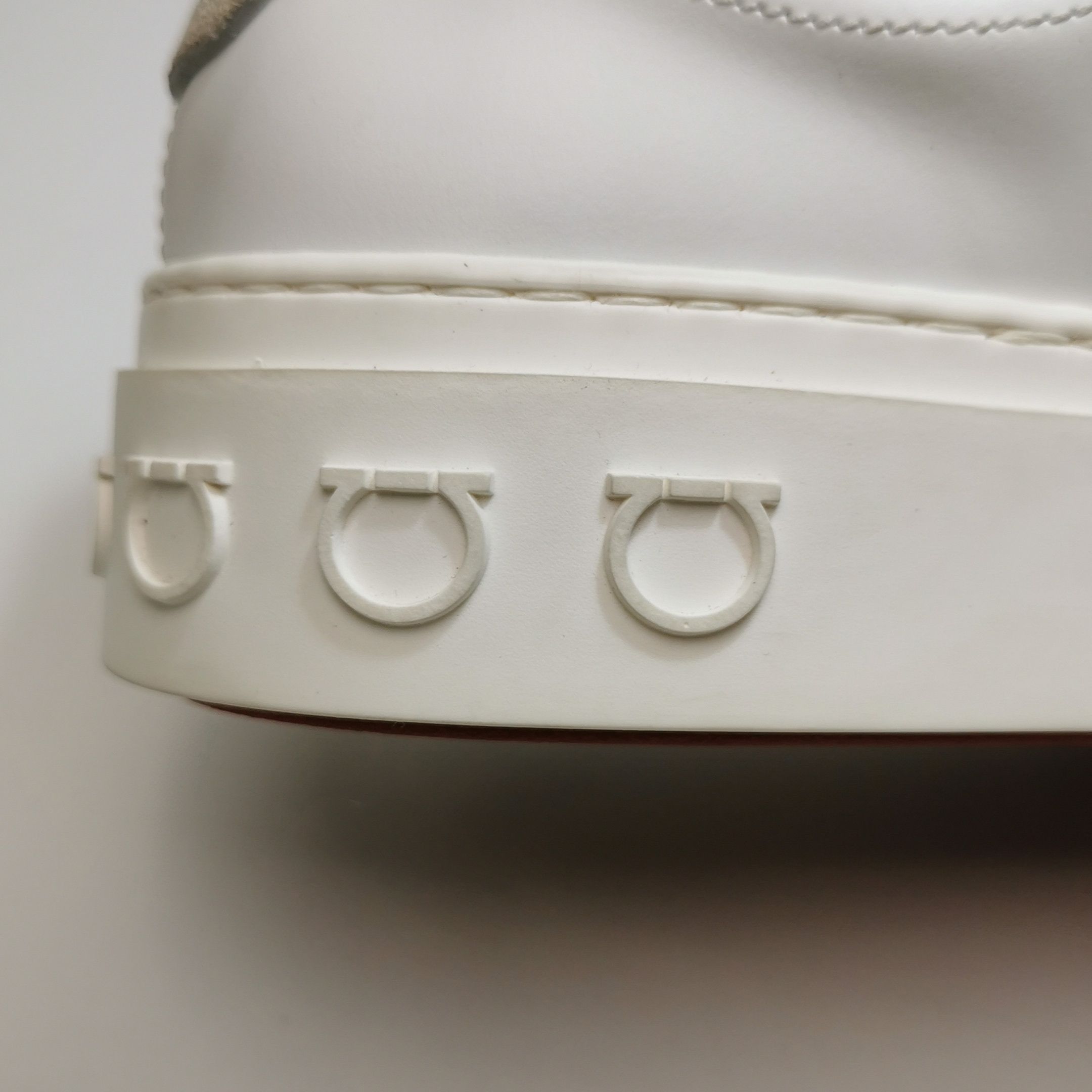 Salvatore Ferragamo Salvatore Ferragamo Suede Trim Sneakers 37.5 Size US 7.5 / IT 37.5 - 10 Thumbnail